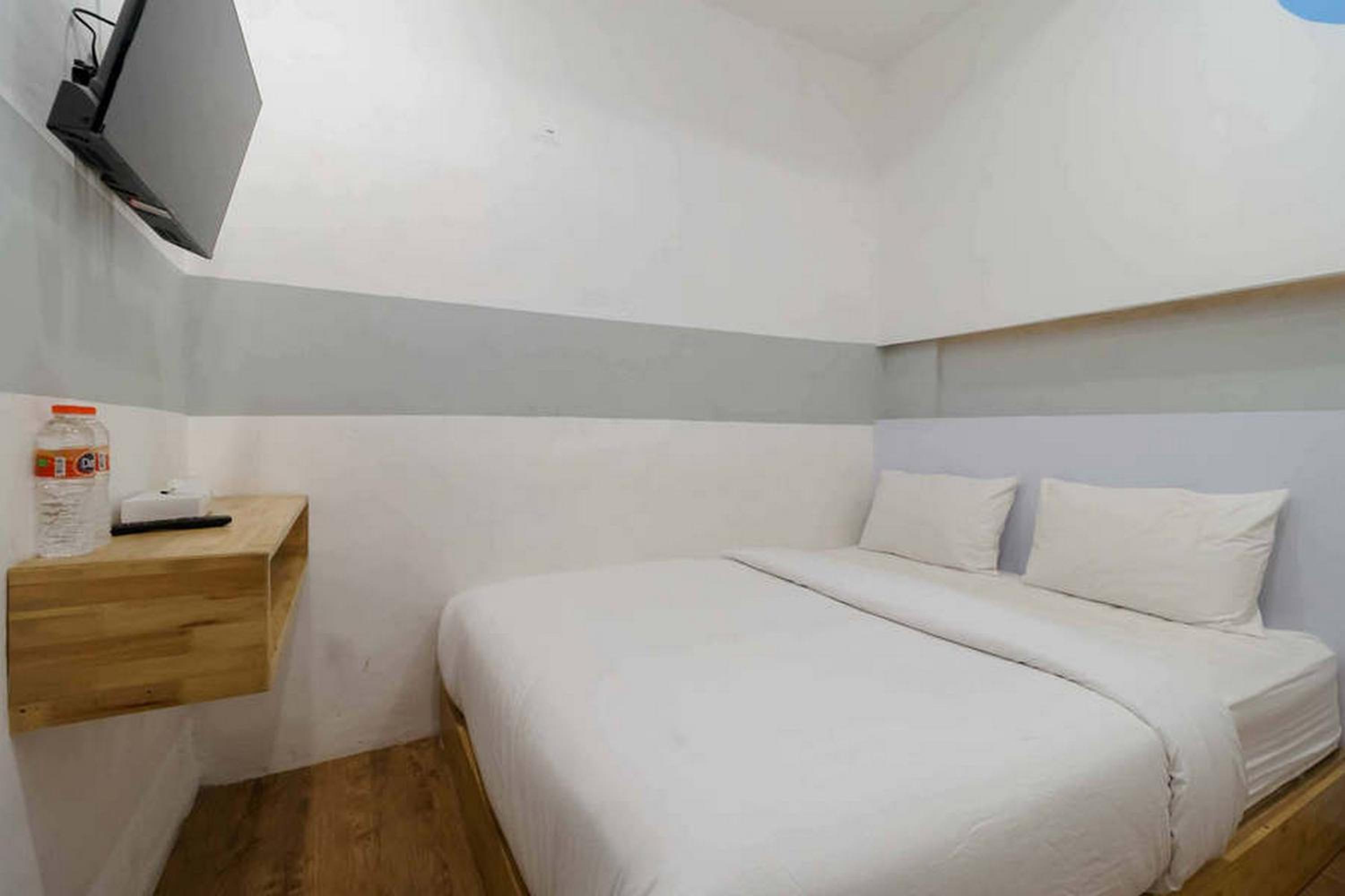 Standard Double Room - Photo 9