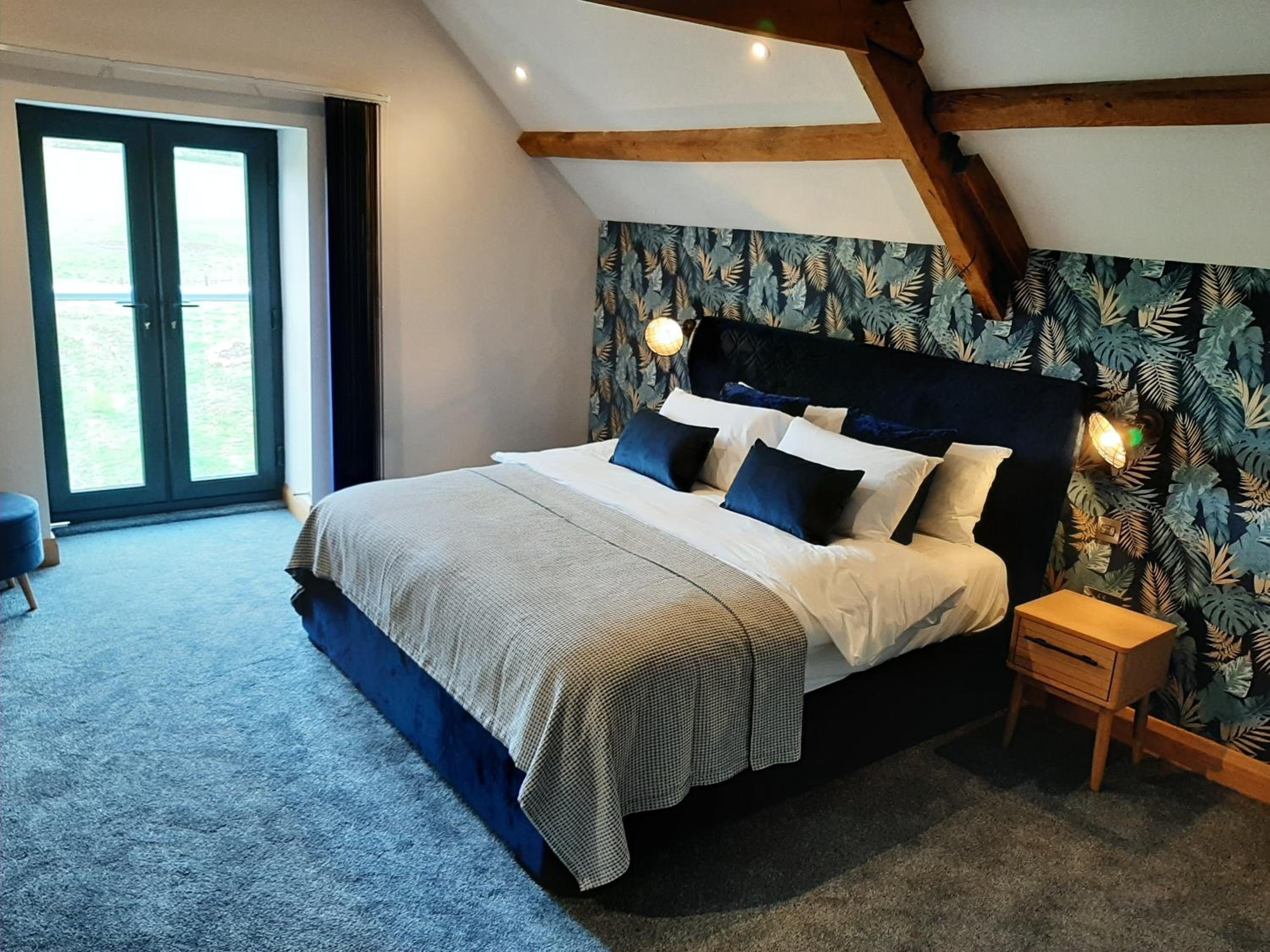 Double Room with Park View - Photo 6