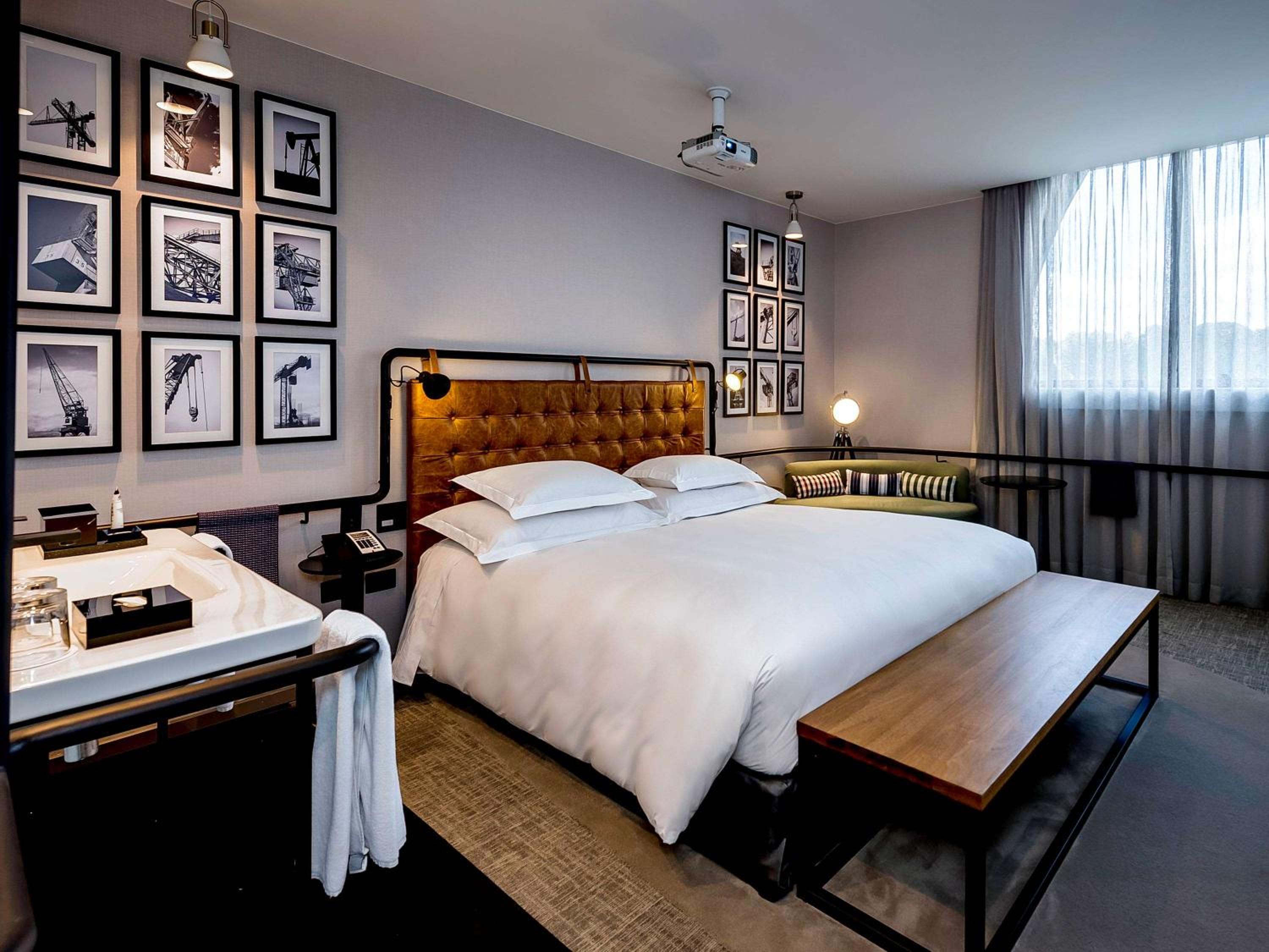Design Executive Double Room - Disability Access