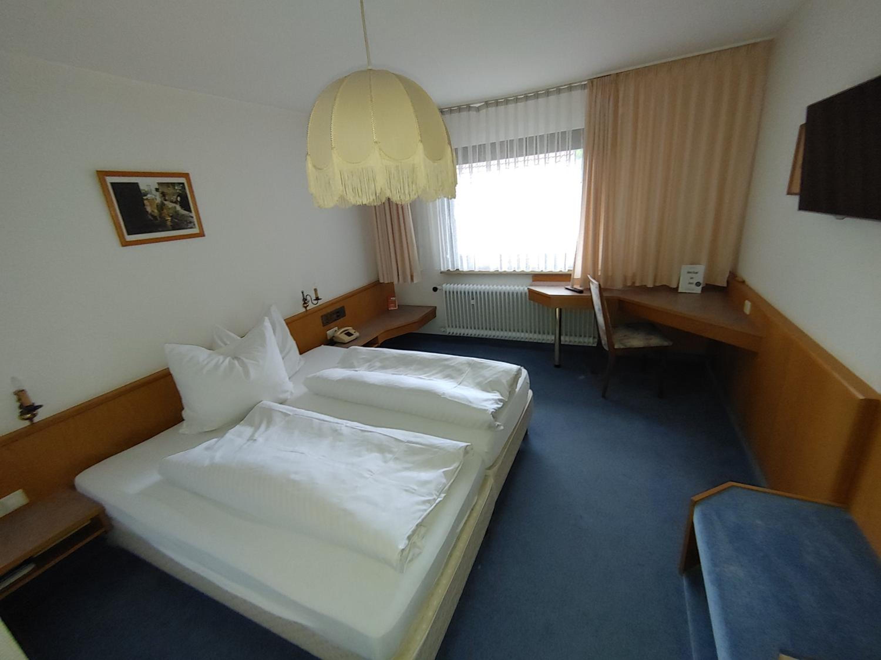 Double or Twin Room - Photo 5