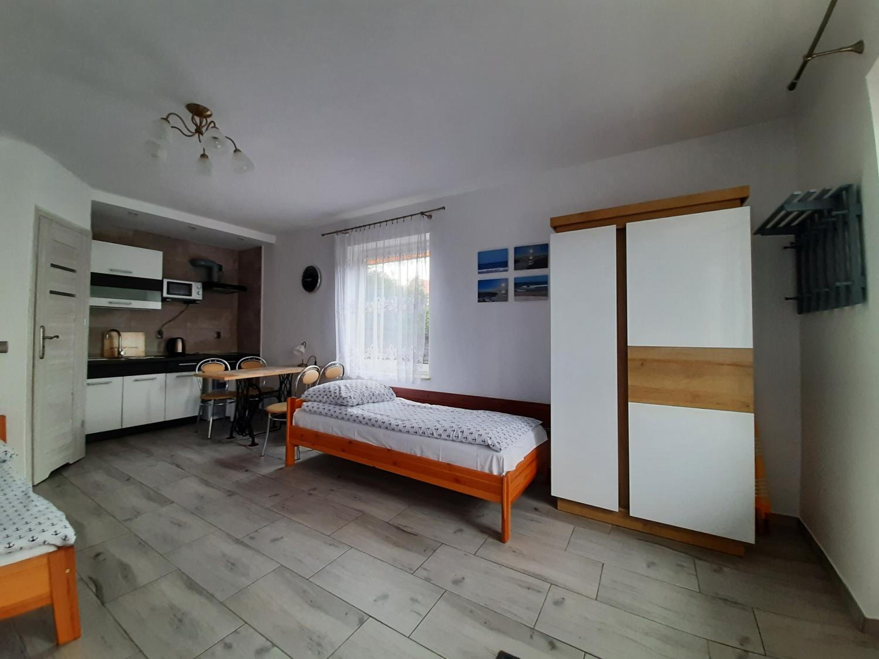 Quadruple Room with Private Bathroom photo 2