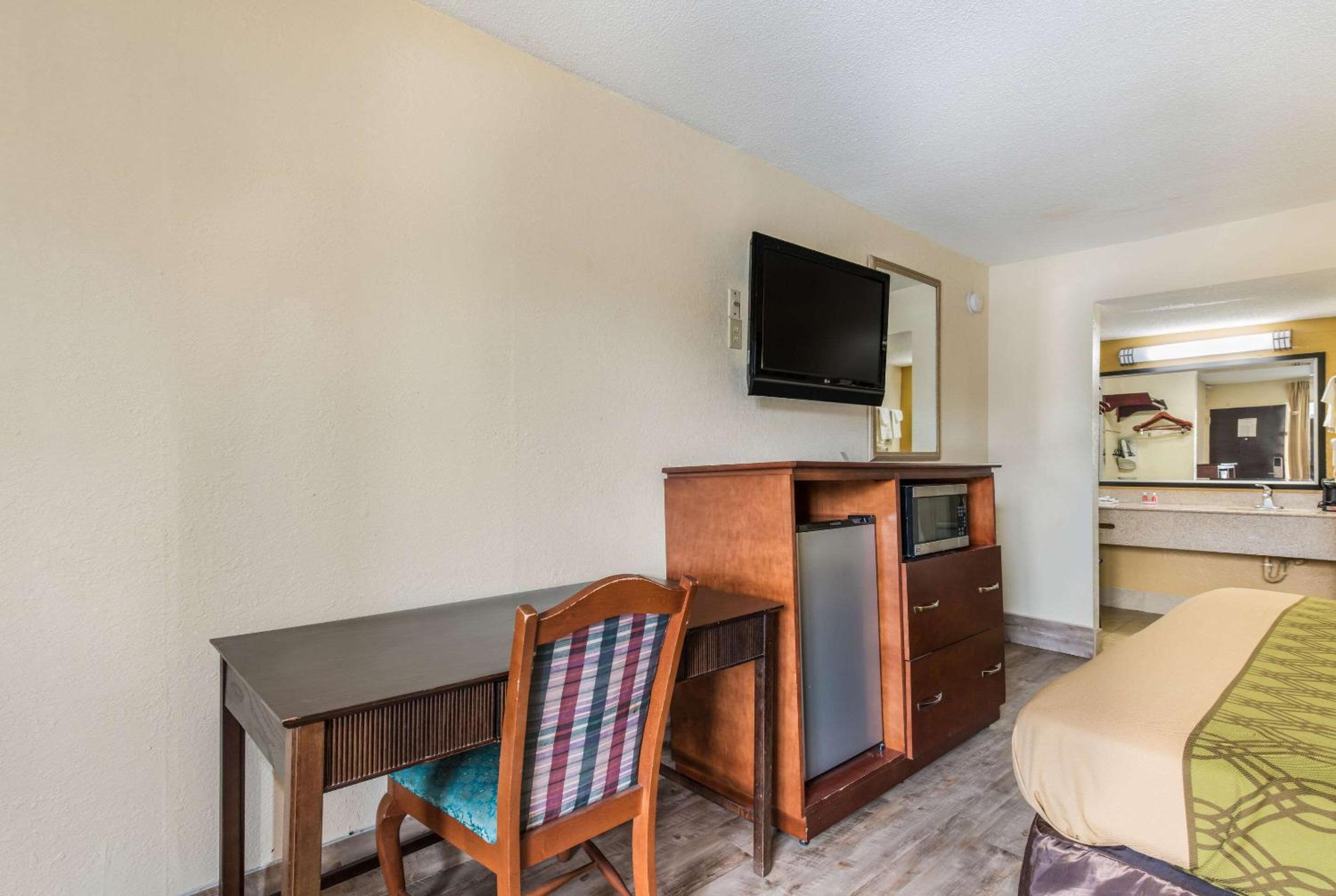 King Room - Non-Smoking photo 1