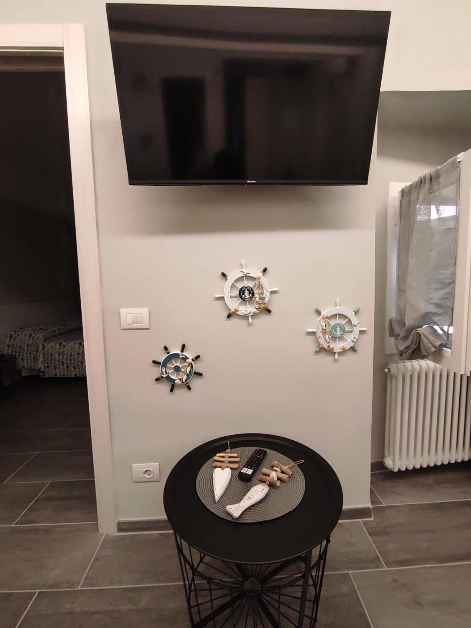 Three-Bedroom Apartment - Photo 48