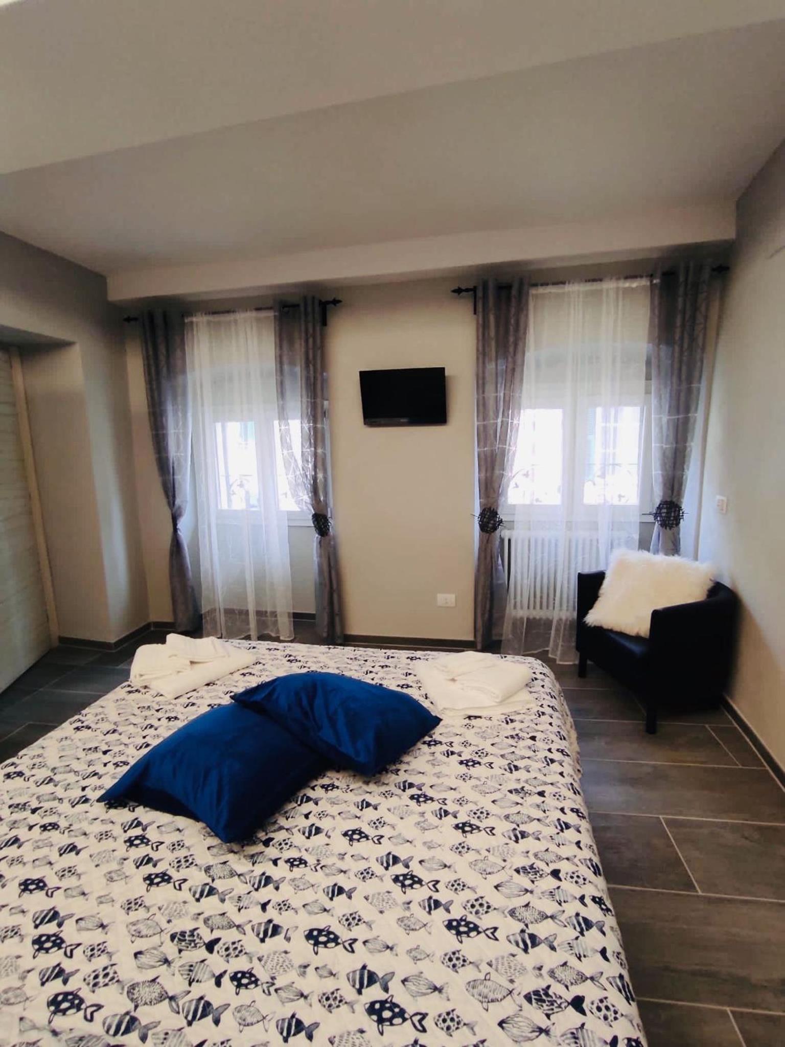Three-Bedroom Apartment - Photo 43