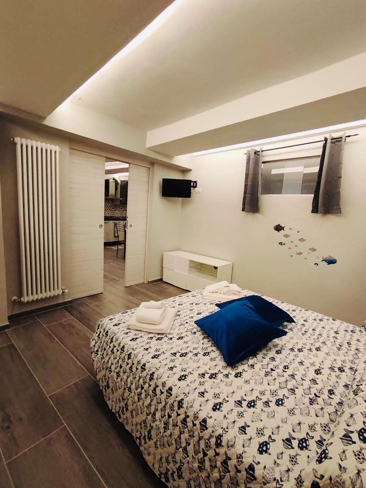 Three-Bedroom Apartment - Photo 30