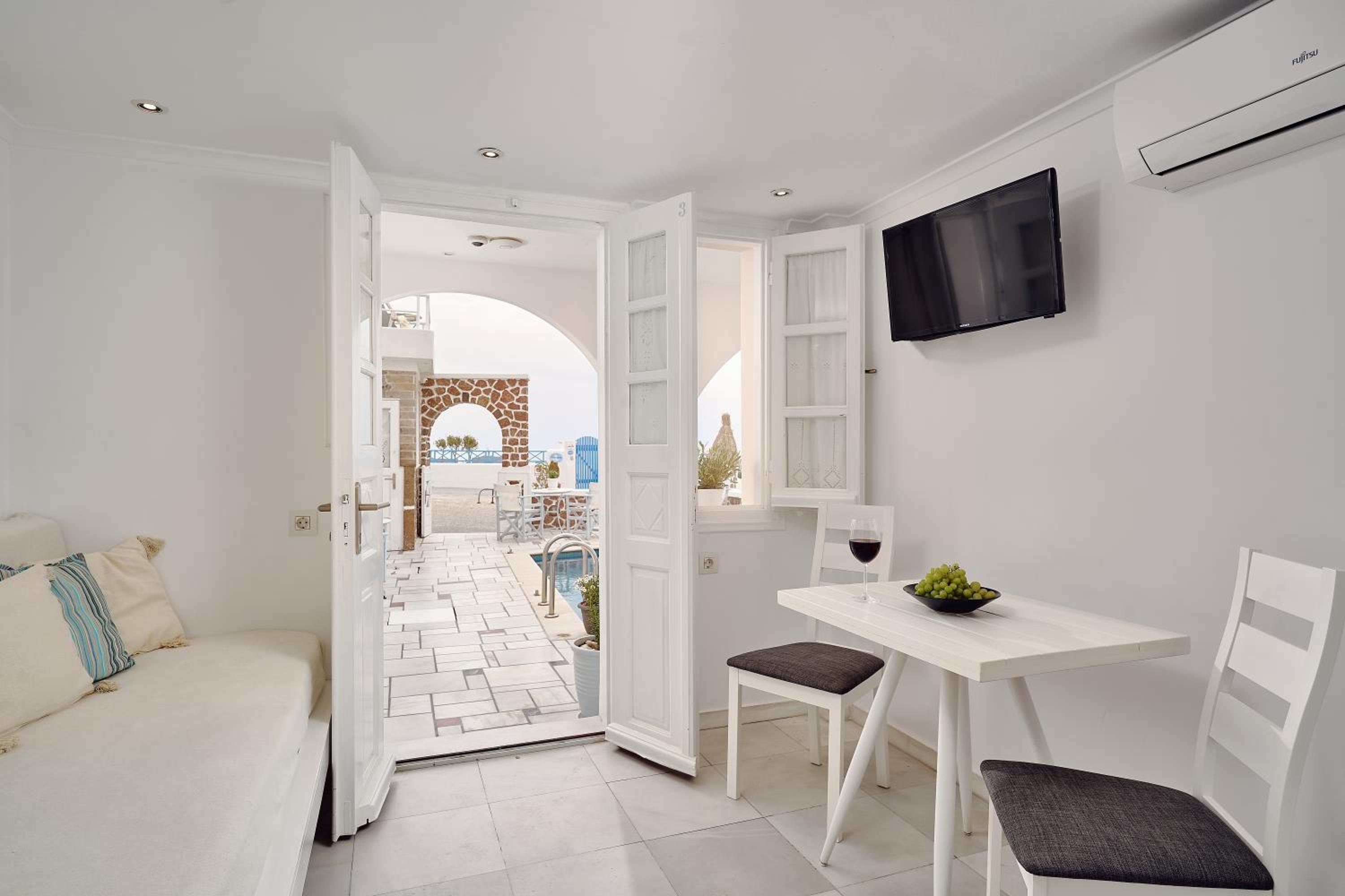 Deluxe Apartment with Spa Bath, Sea and Sunset View