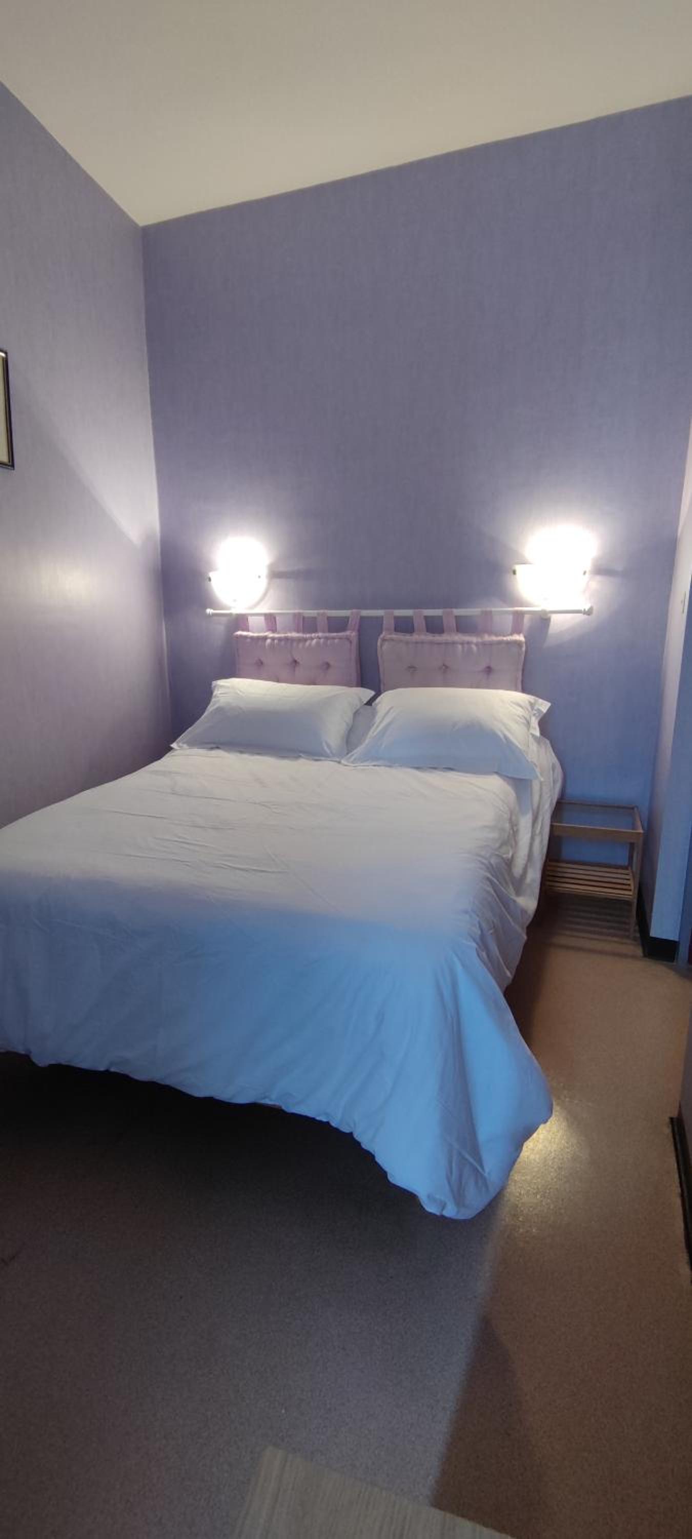 Standard Single Room with Shared Bathroom photo 2