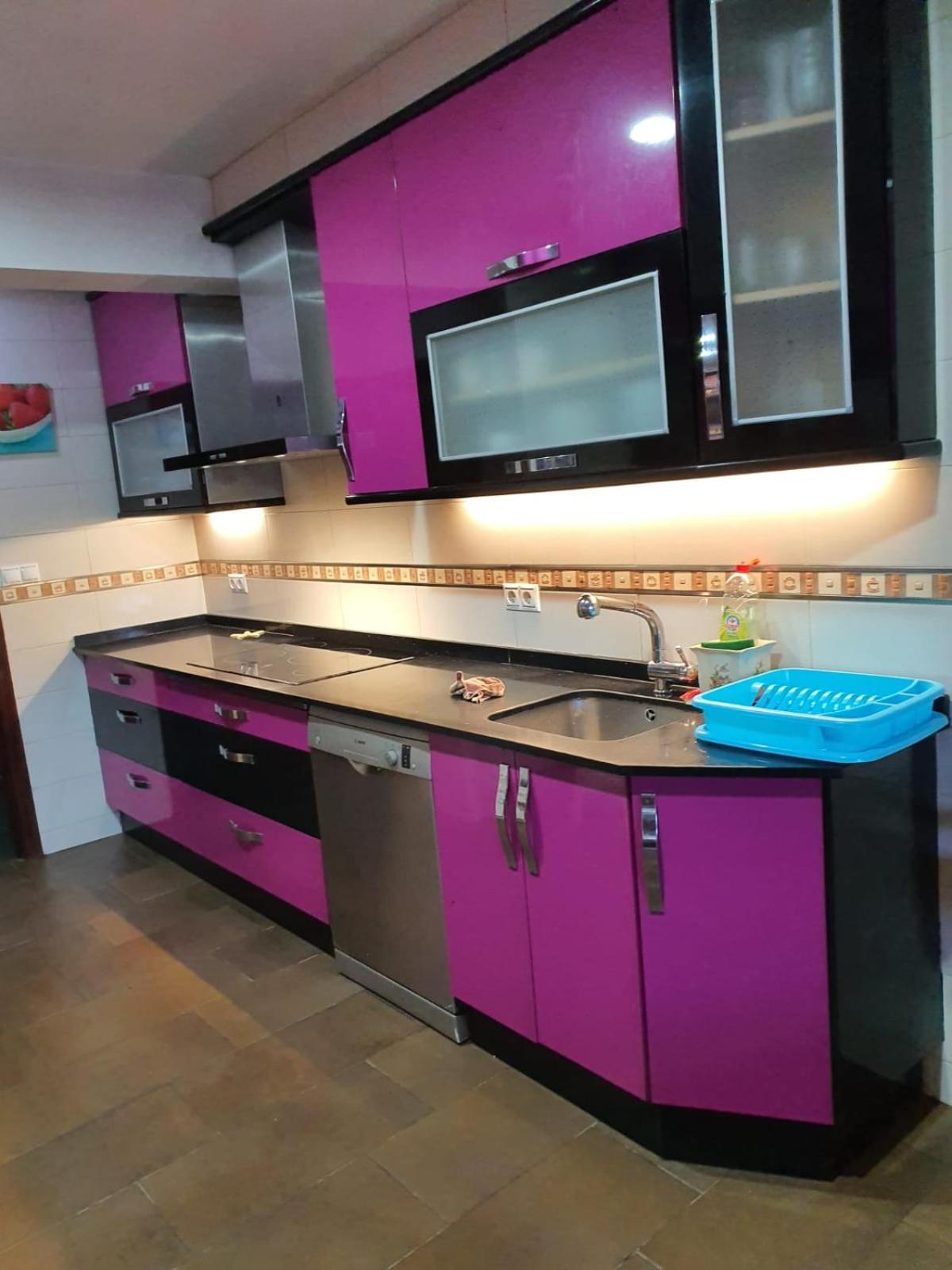 Six-Bedroom House - Photo 17