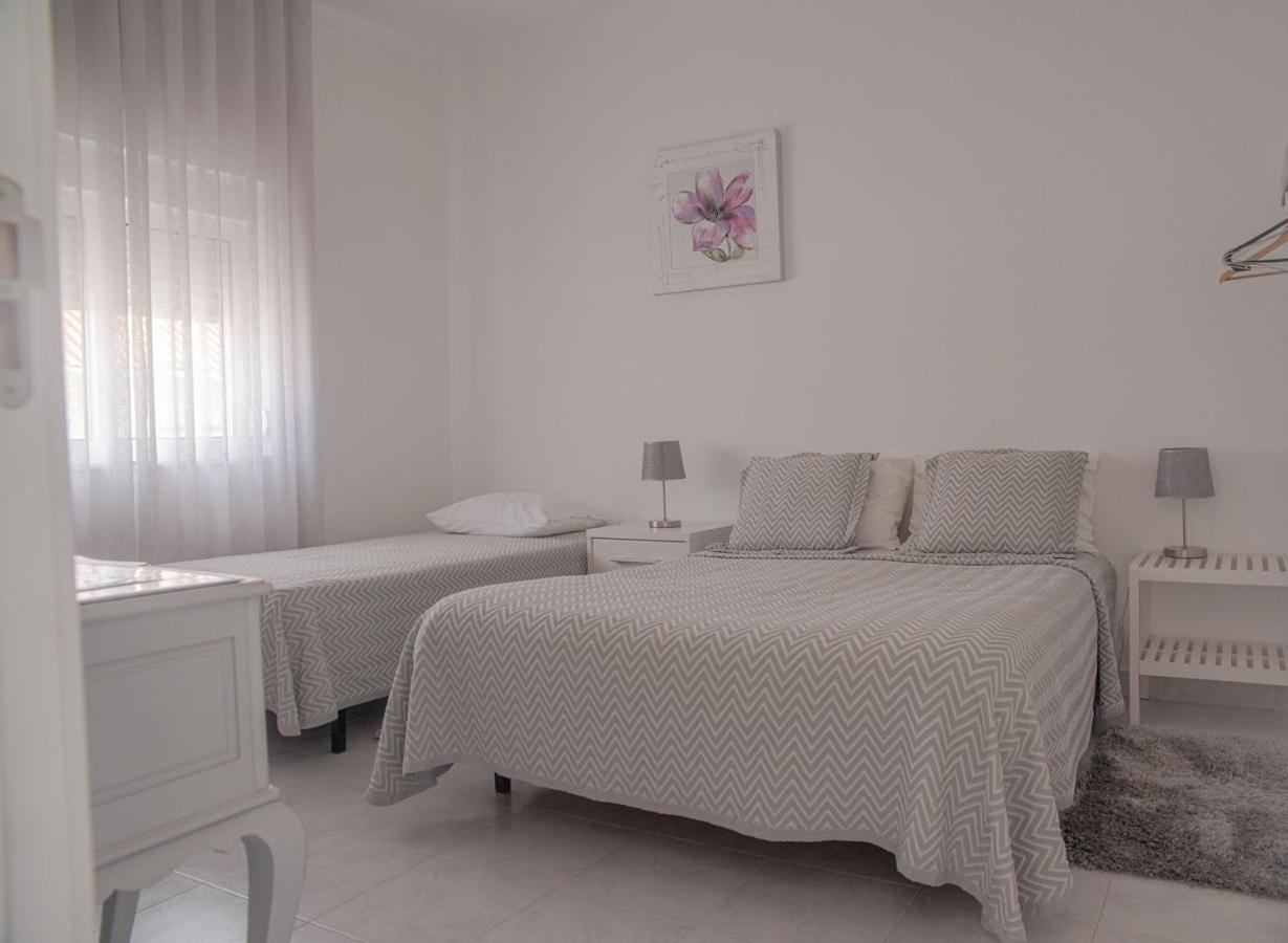Double Room with Private Bathroom - Photo 16
