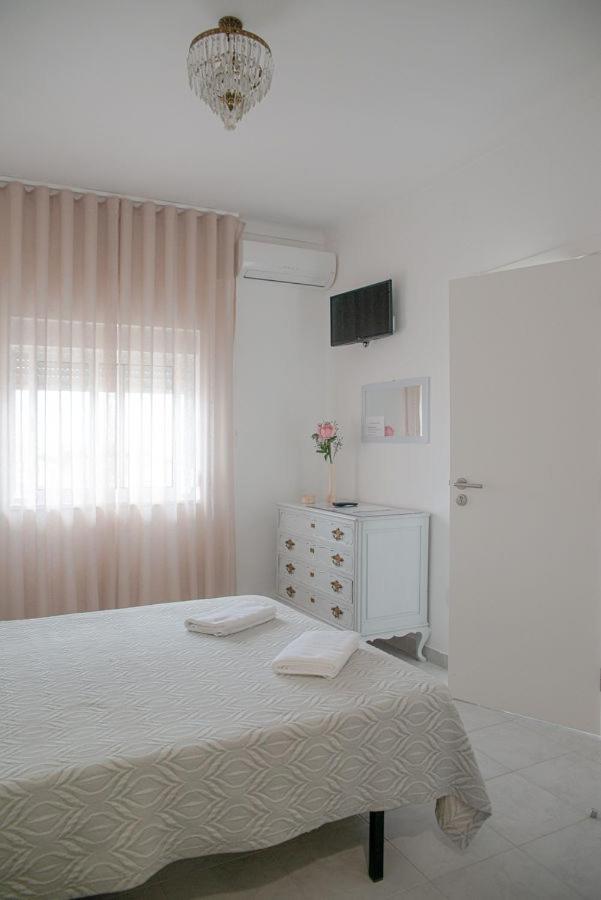 Double Room with Private Bathroom - Photo 12