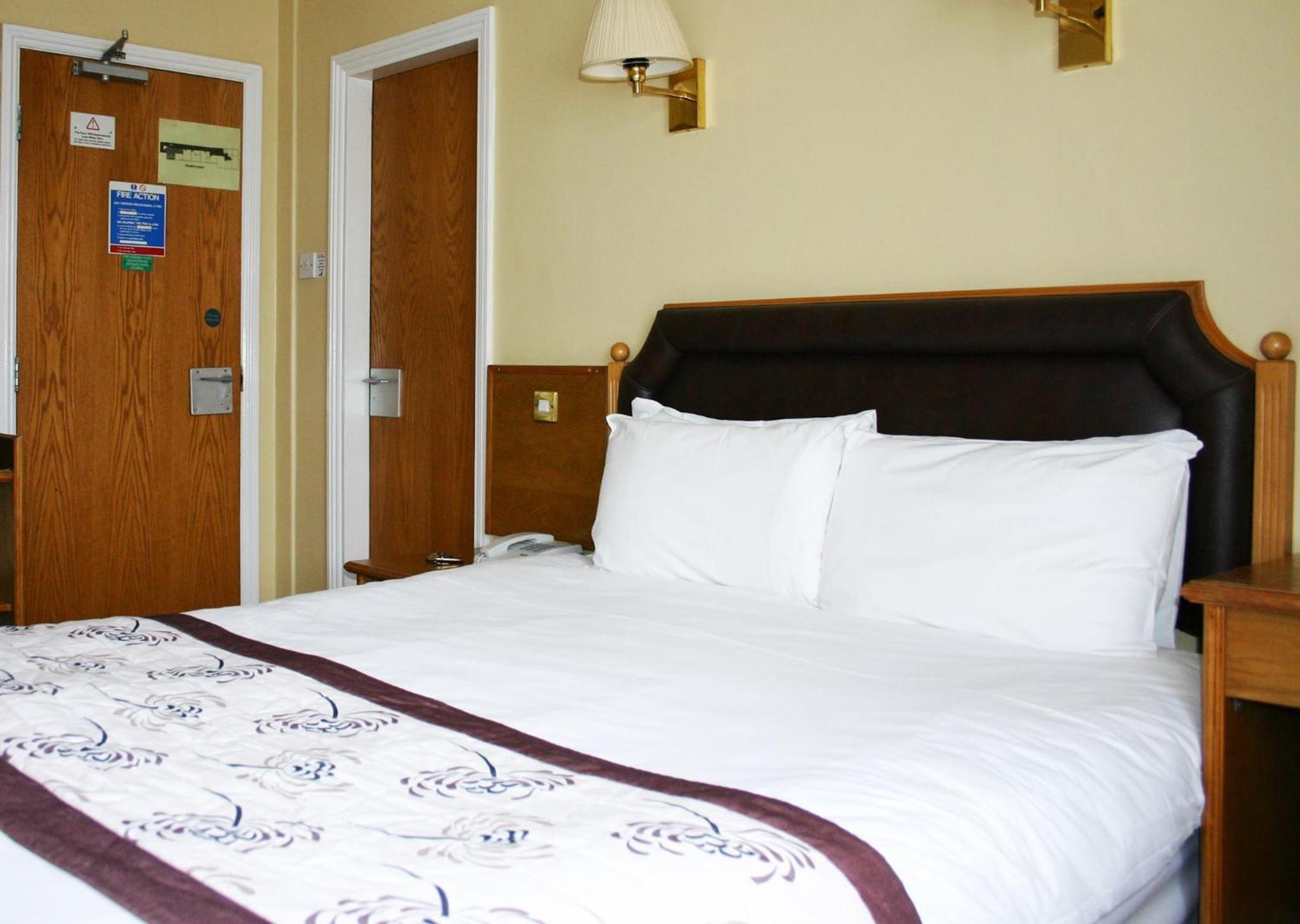 Standard Double Room - Photo 7