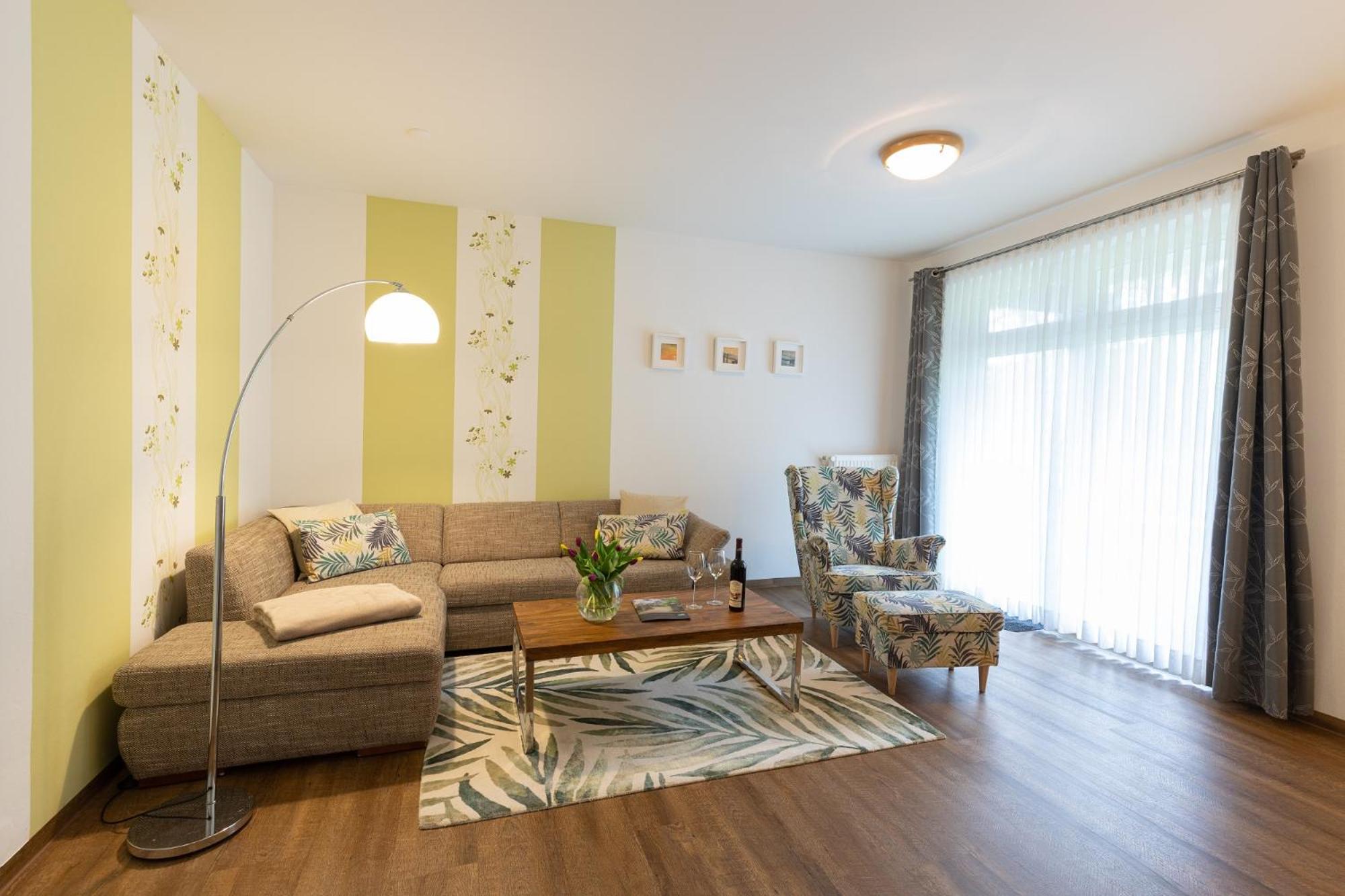 Apartment with Terrace - Photo 2