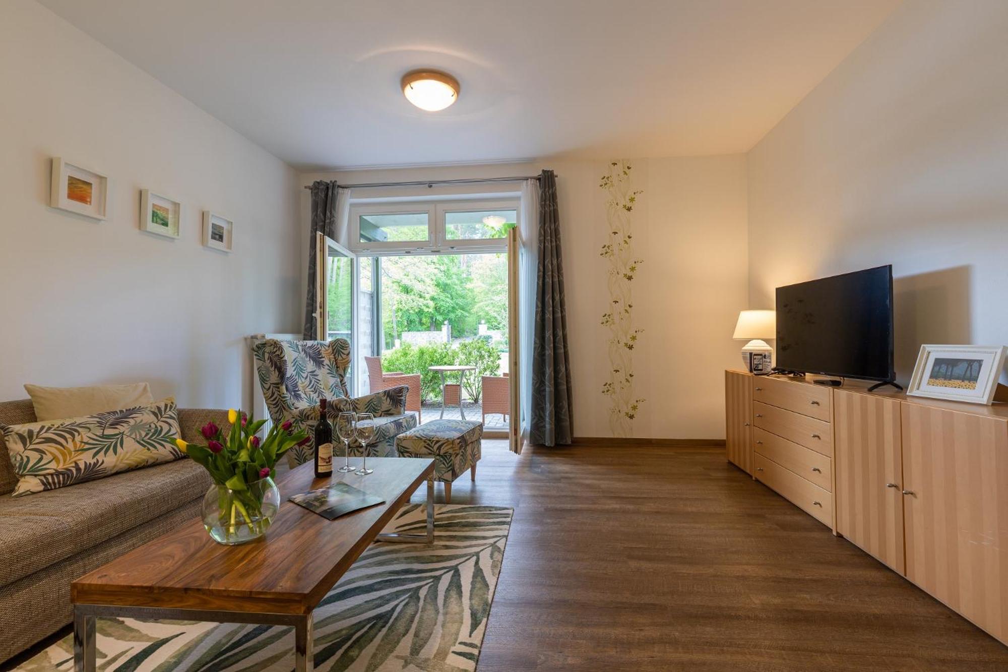 Apartment with Terrace - Photo 3