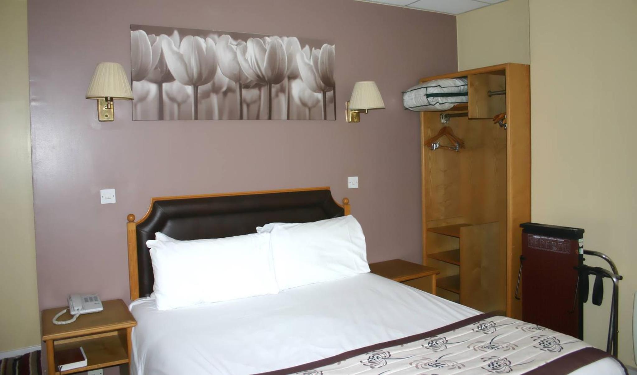 Standard Double Room - Photo 10