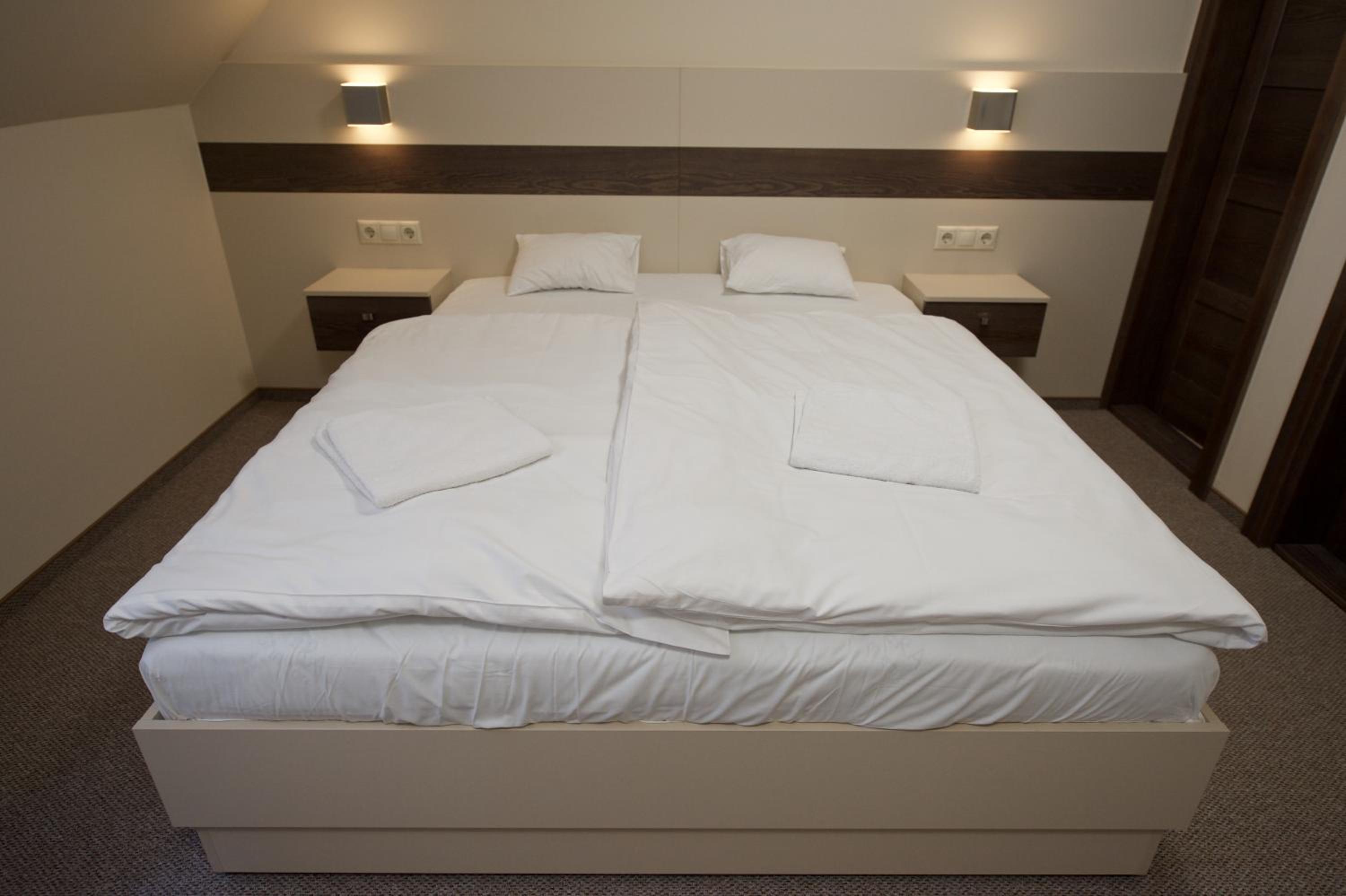 Double Room with Private Bathroom photo 1