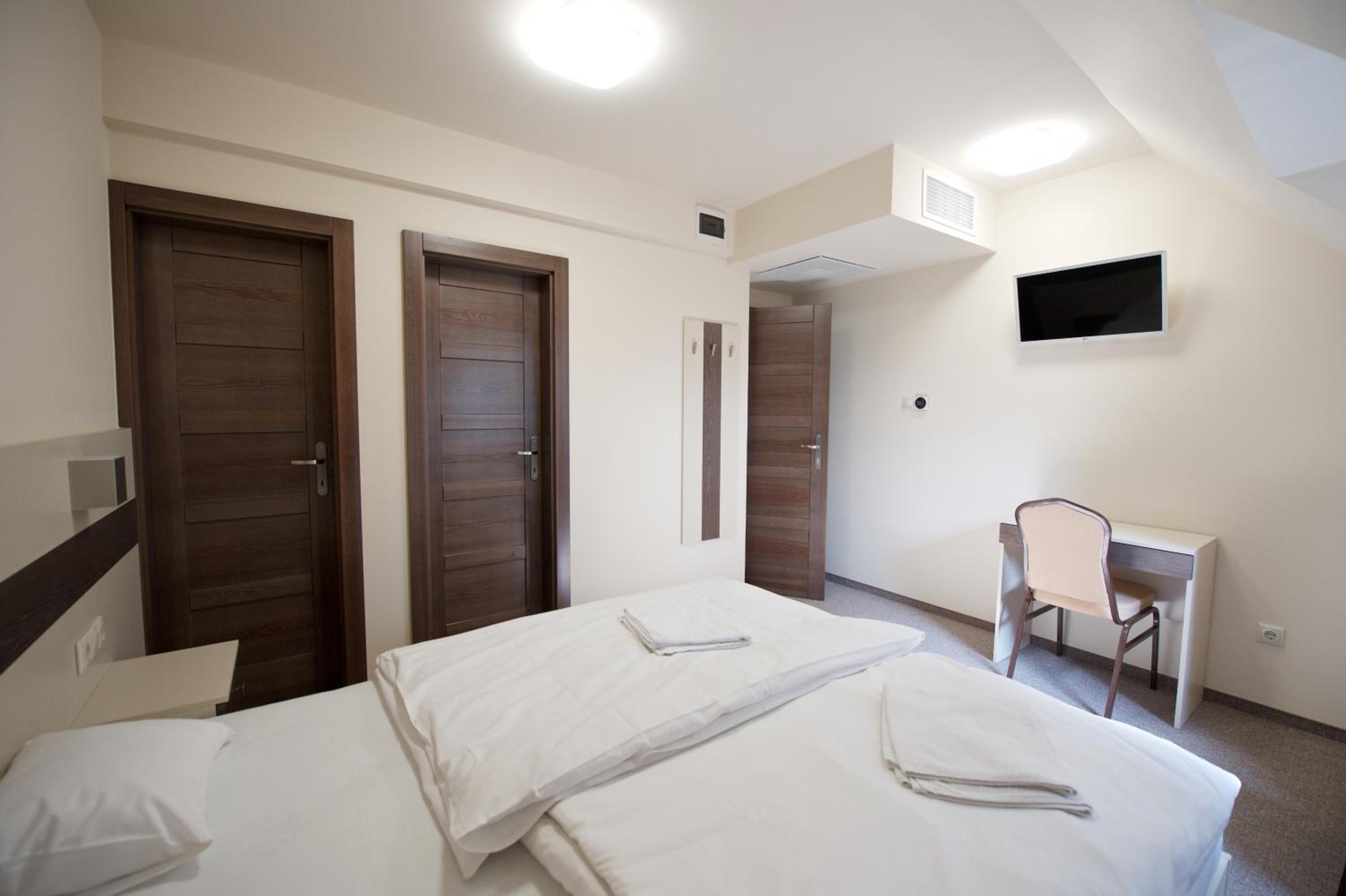 Double Room with Private Bathroom photo 2