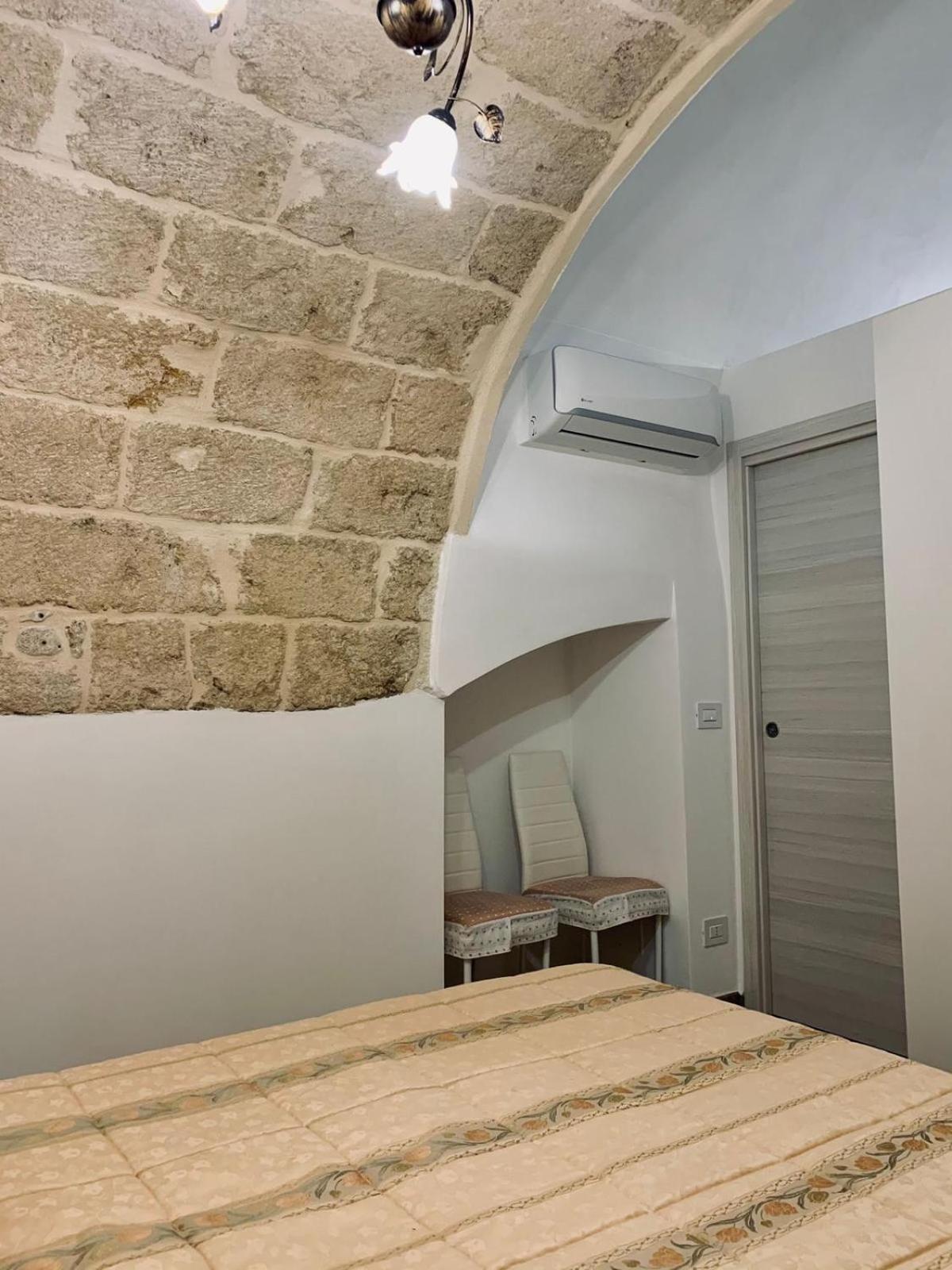 One-Bedroom Apartment - Photo 11