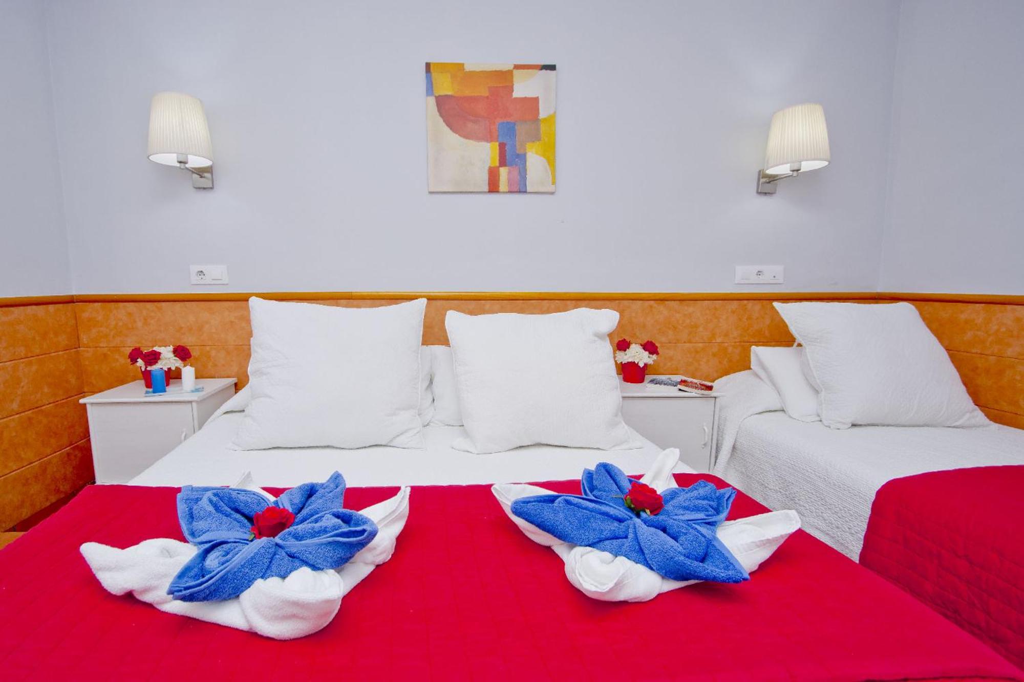 Standard Double or Twin Room photo 3