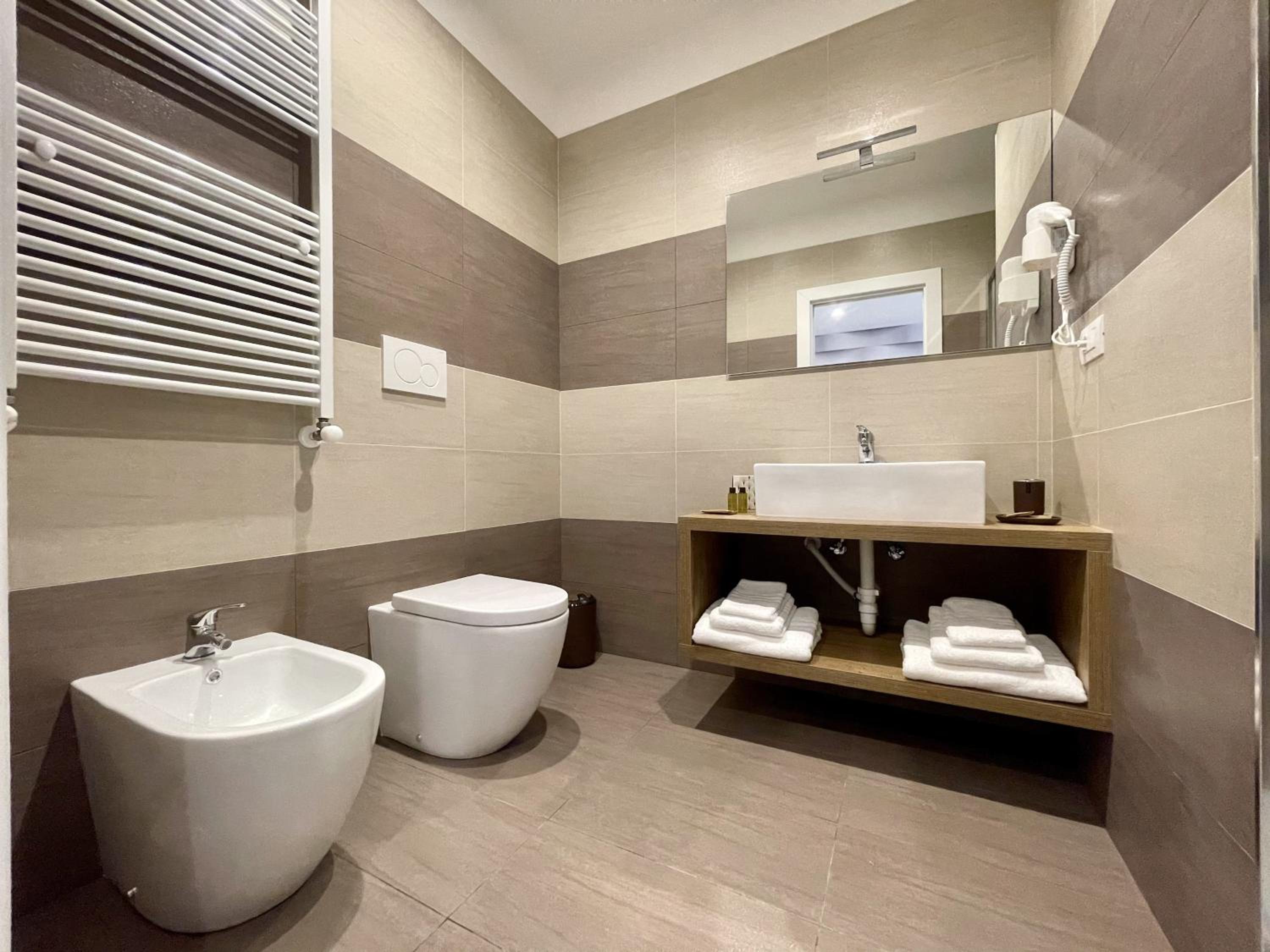 Triple Room with Private Bathroom - Photo 5