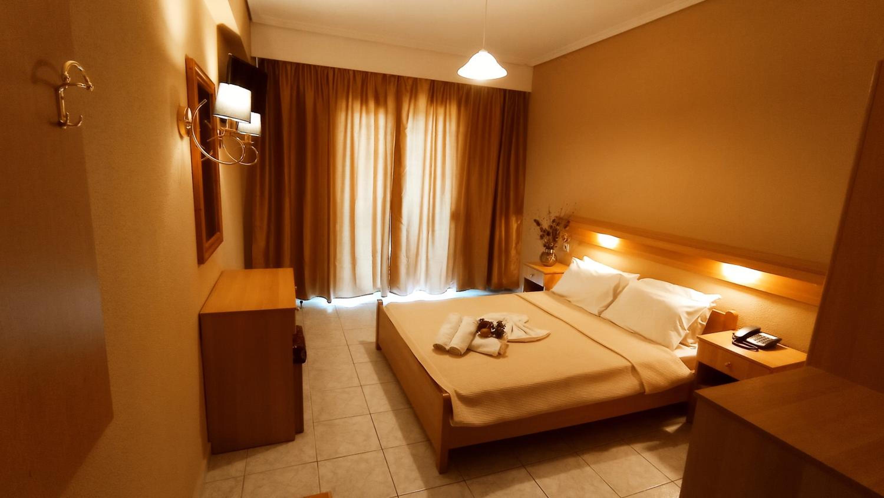 Double or Twin Room with Balcony photo 2