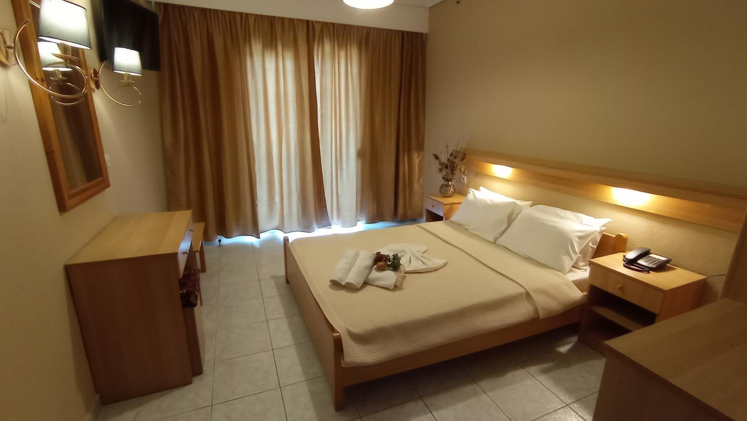 Double or Twin Room with Balcony photo 3