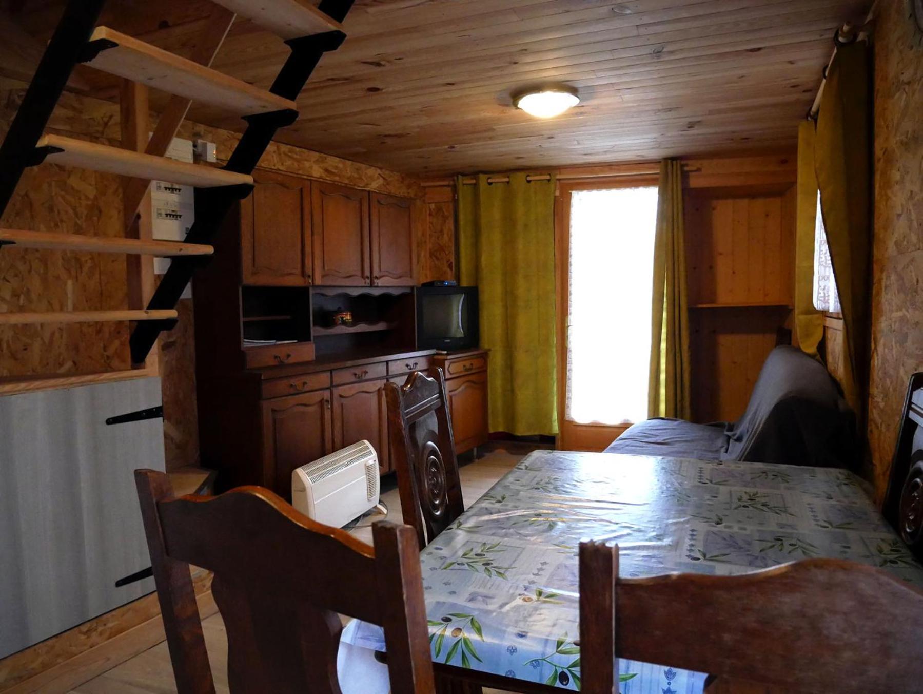 Two-Bedroom House photo 2