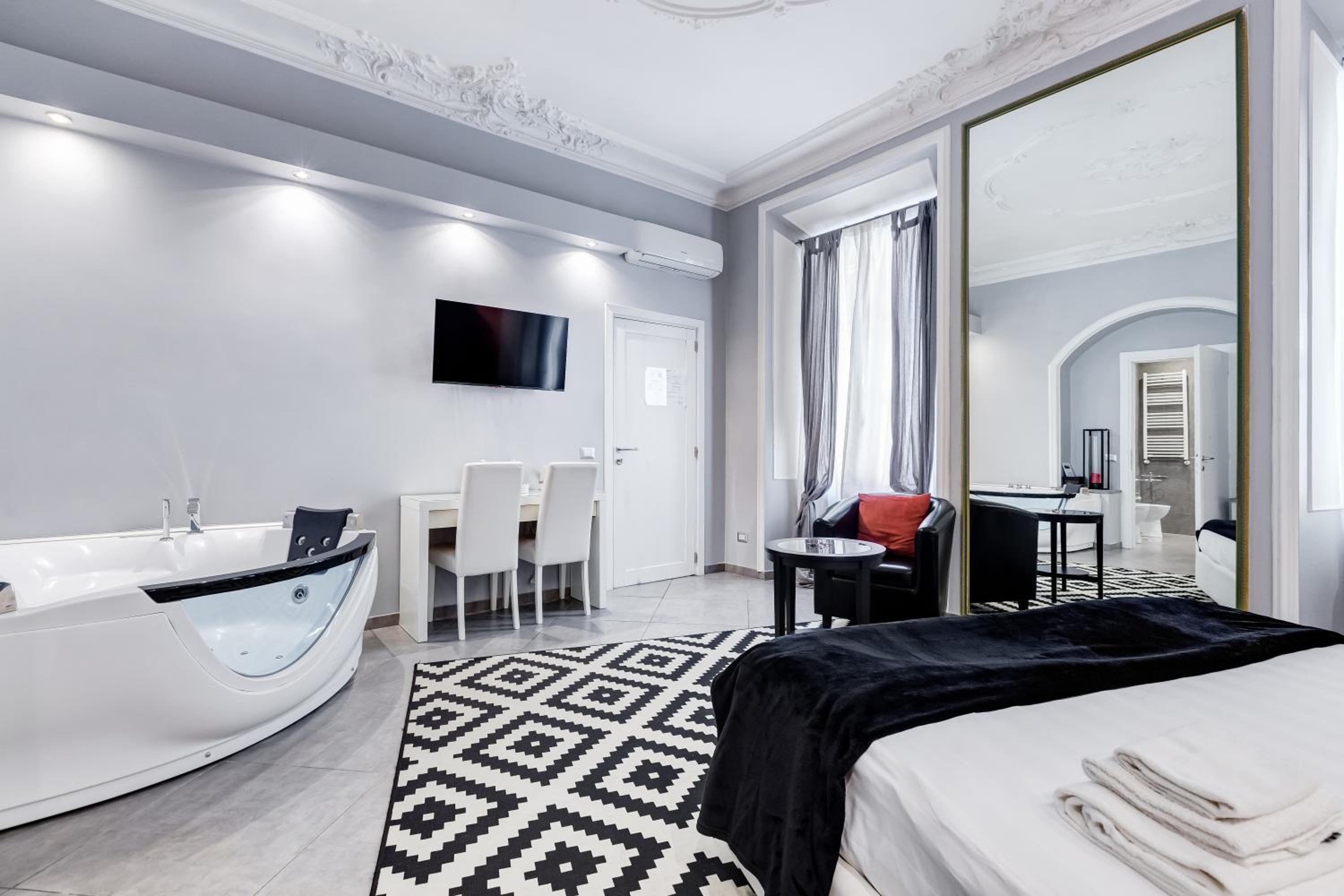 King Suite photo 3