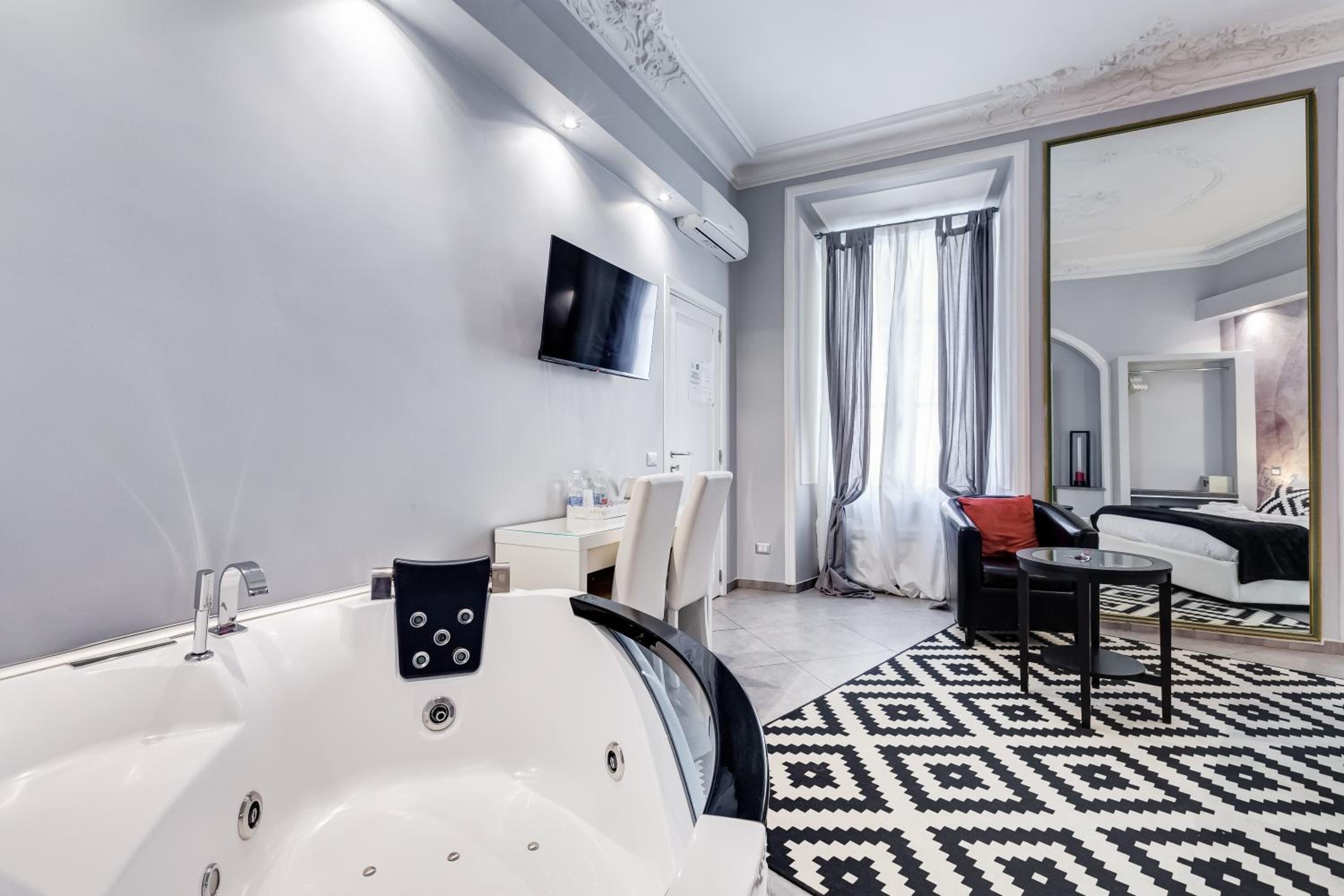 King Suite photo 2