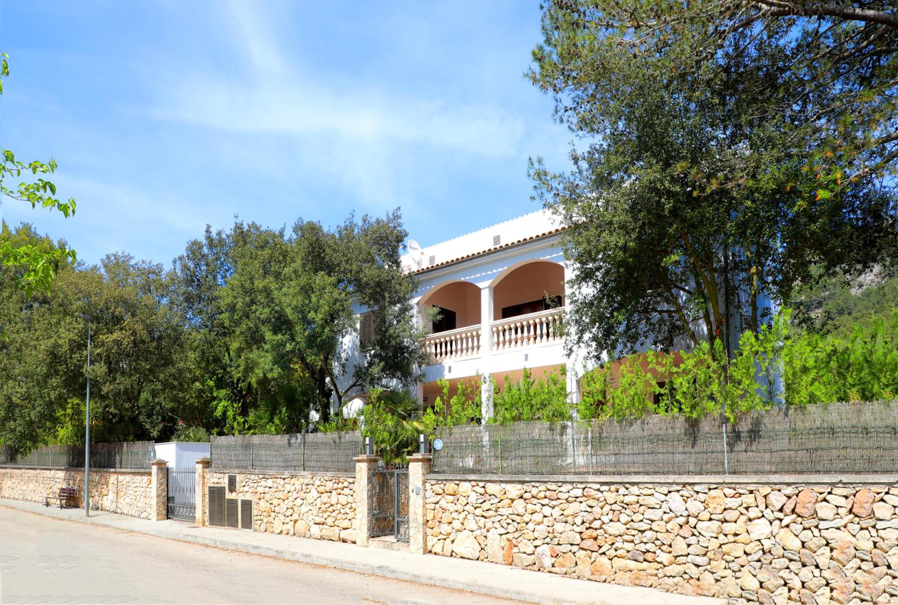 Villa photo 3