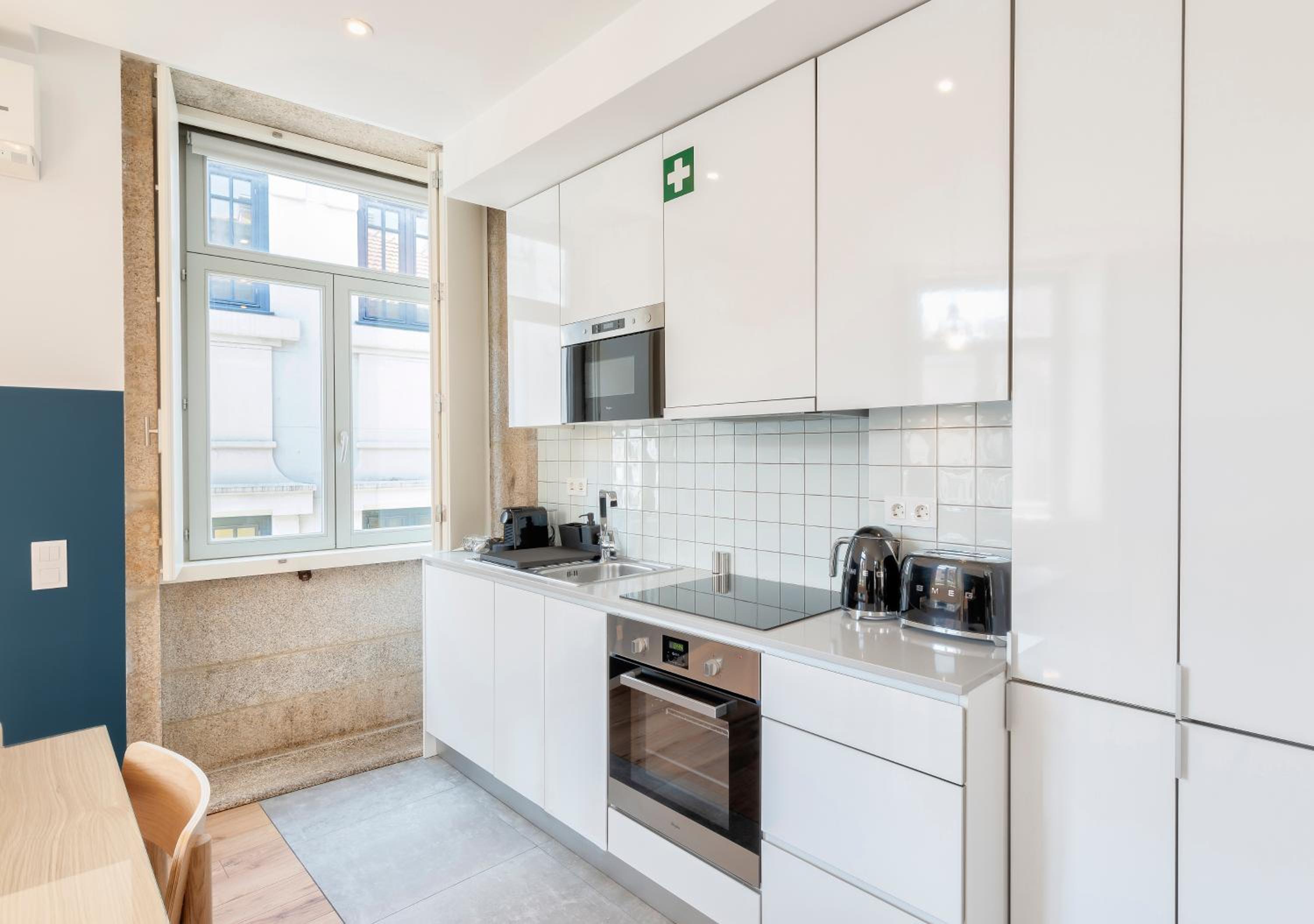 Deluxe One-Bedroom Apartment with City View - Photo 9