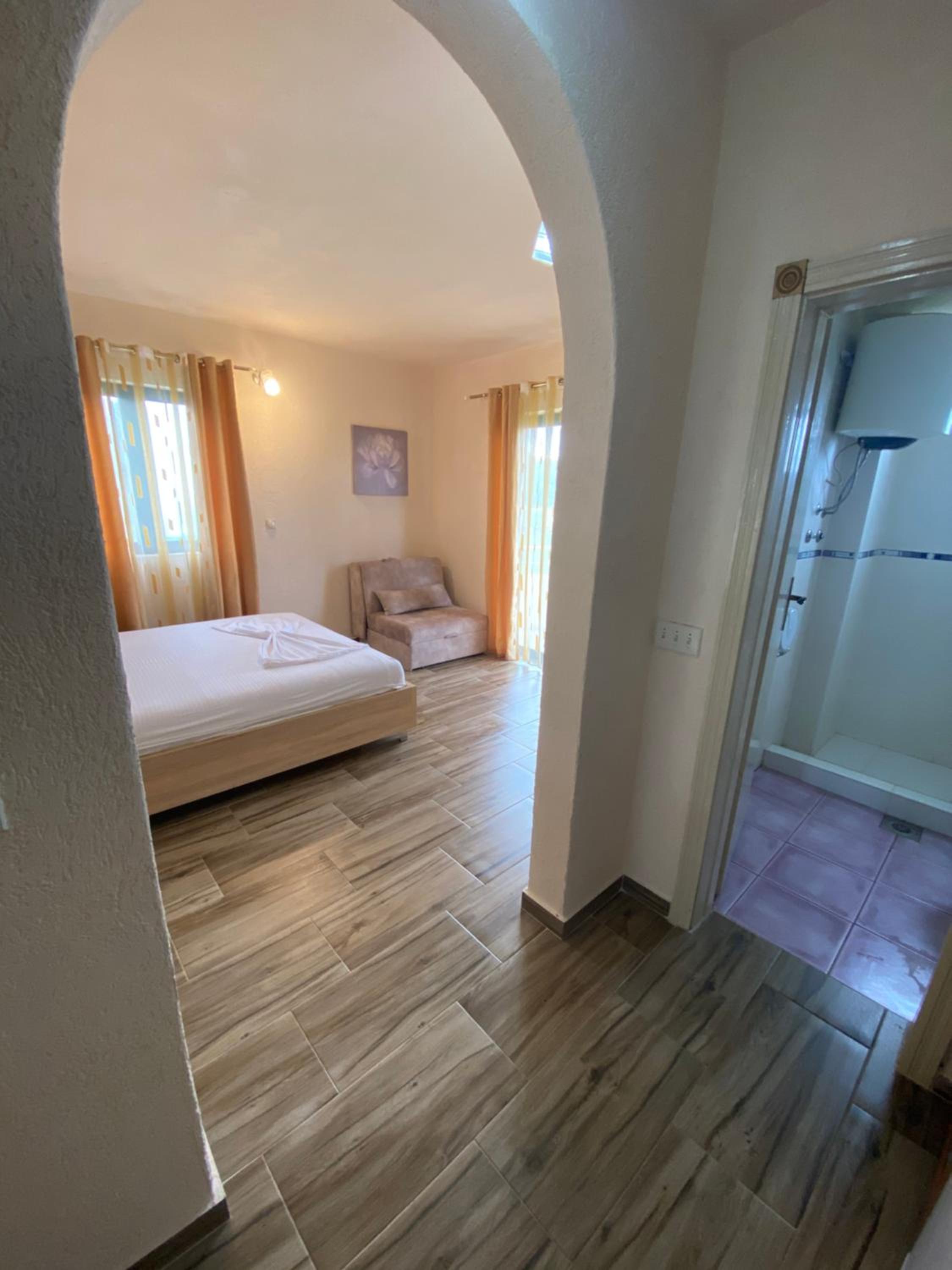 Triple Room with Balcony - Photo 23