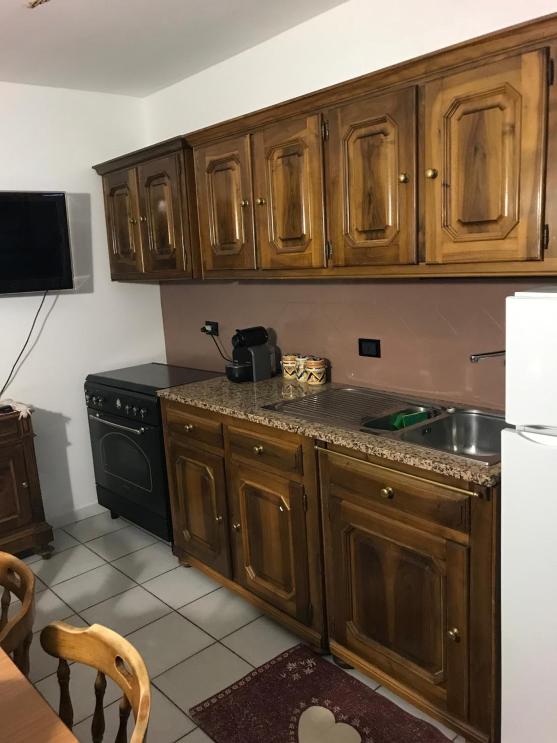 One-Bedroom Apartment - Photo 4