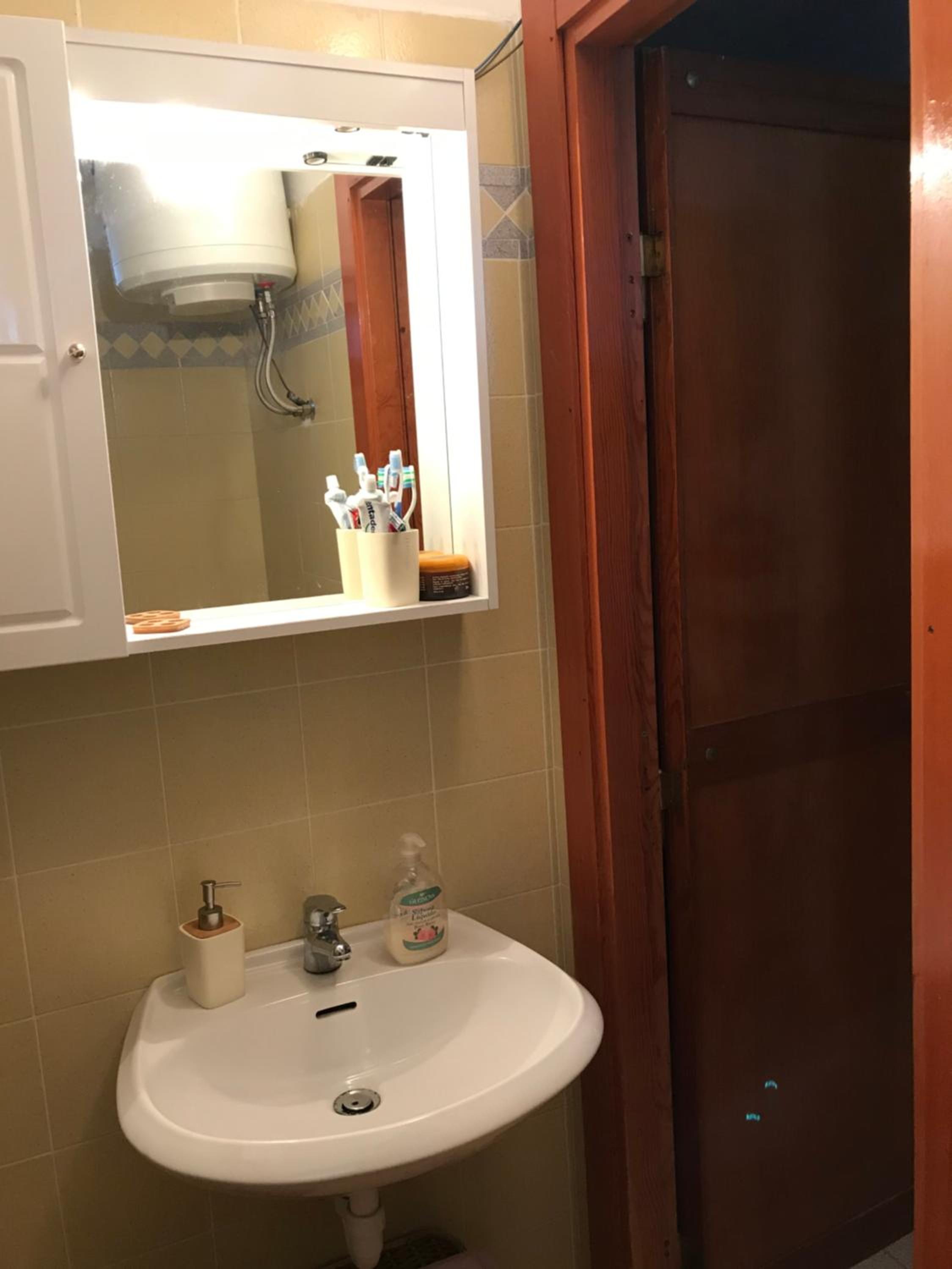 One-Bedroom Apartment - Photo 6