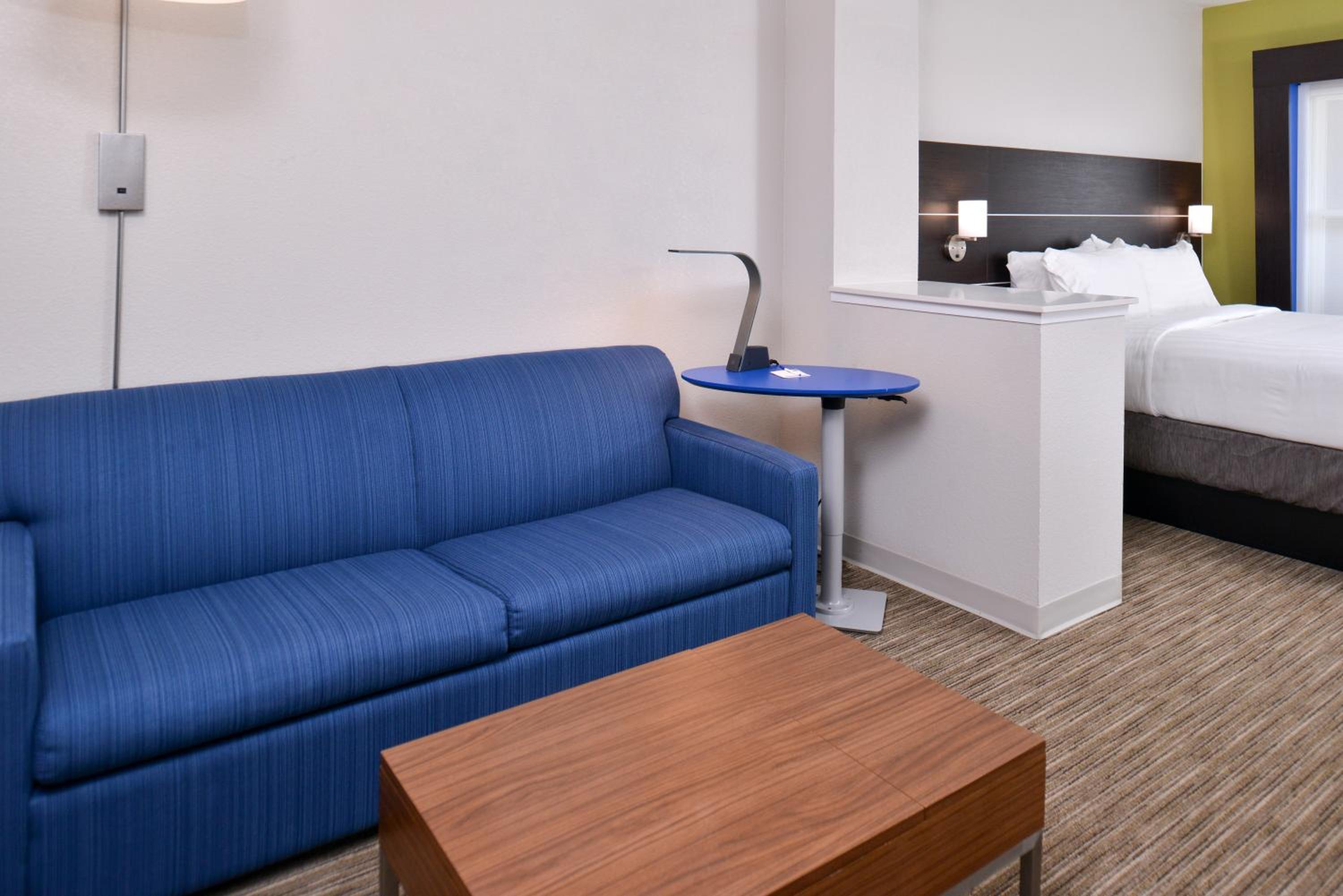 Suite with View - Photo 2