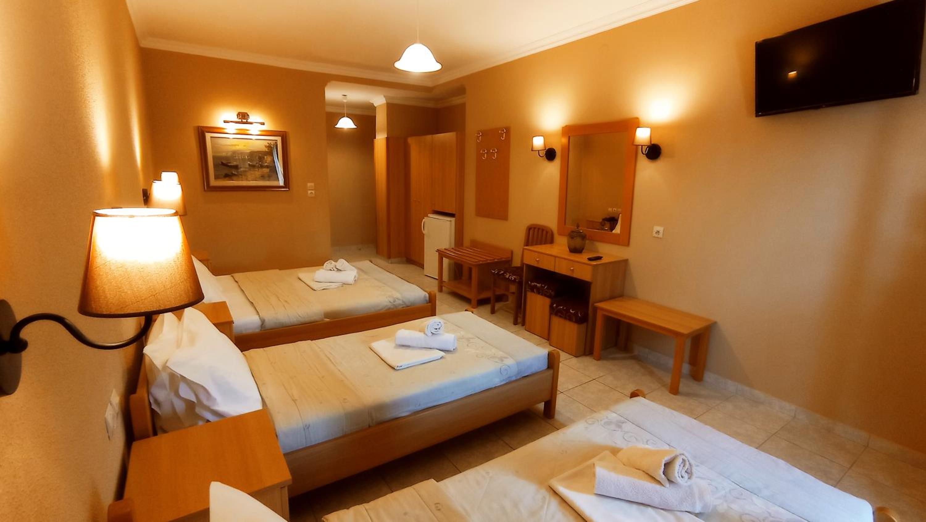 Quadruple Room with Balcony photo 1