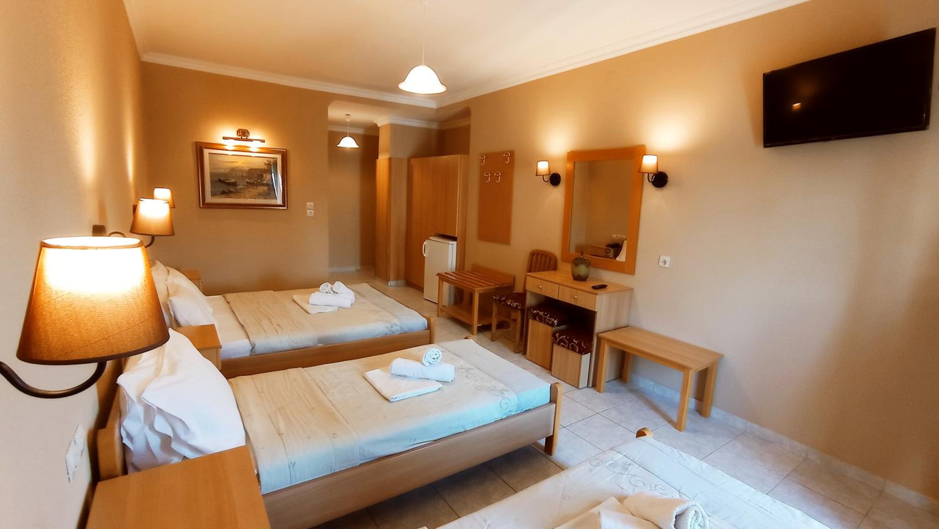 Quadruple Room with Balcony photo 3