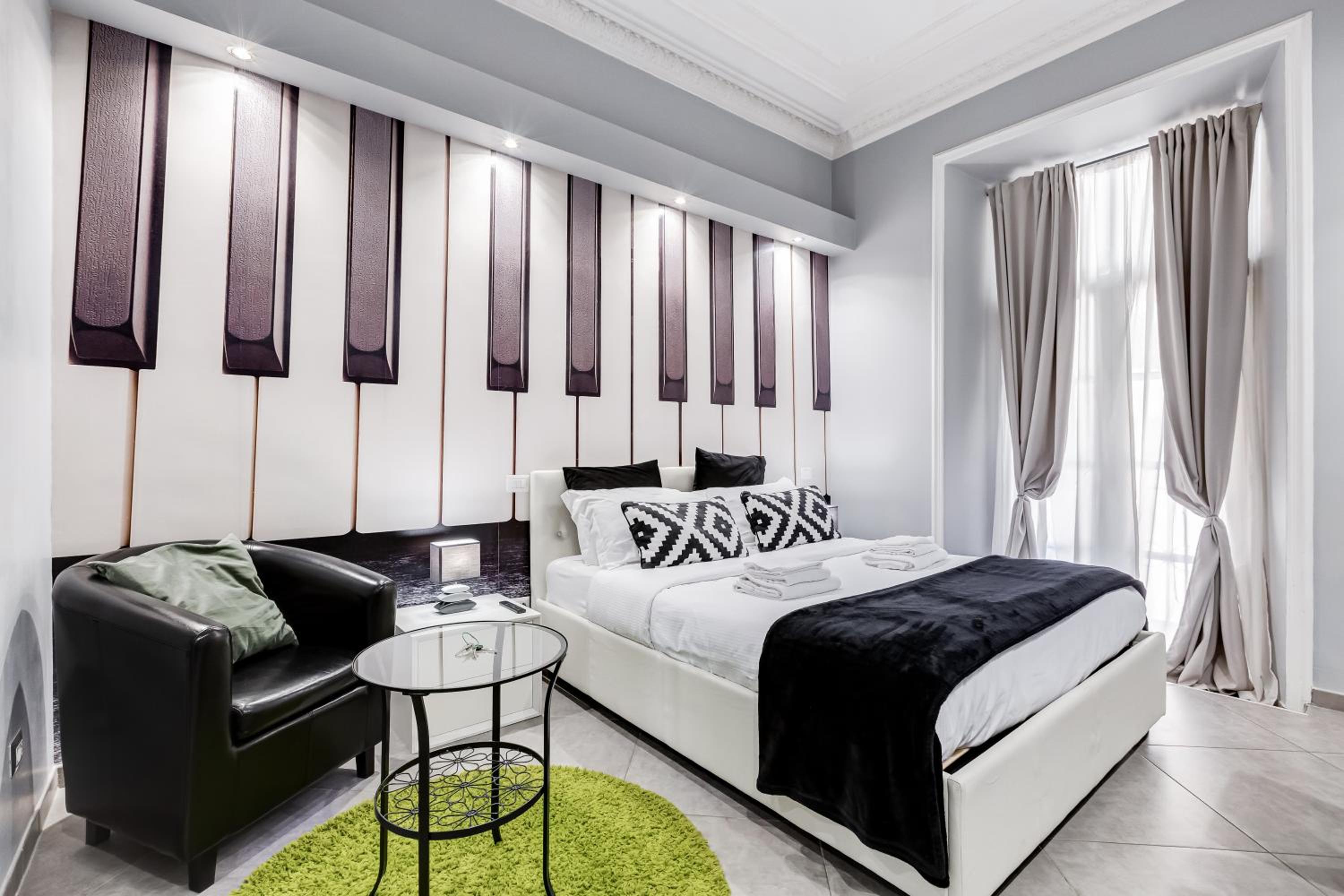 Suite with Balcony photo 1