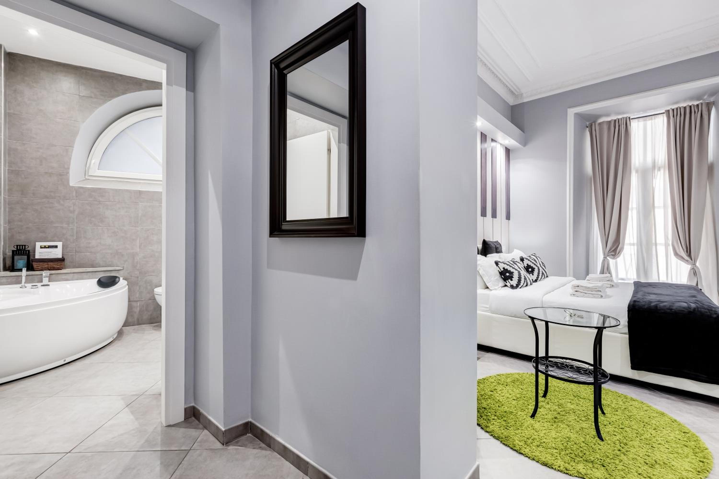 Suite with Balcony photo 2