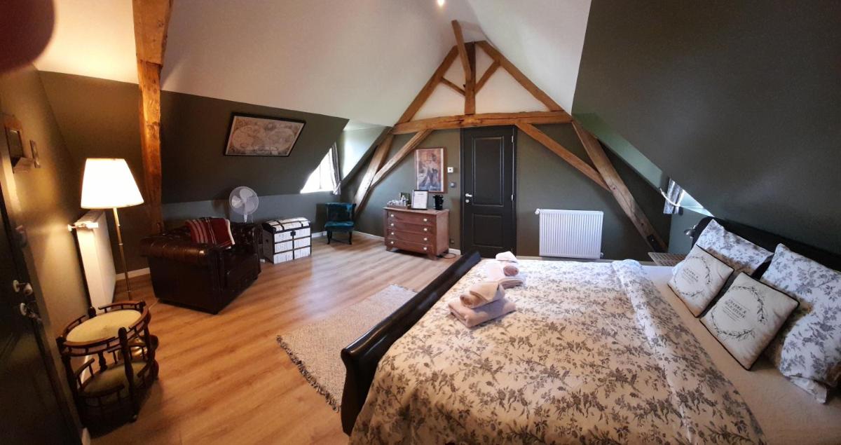 Deluxe King Room photo 1