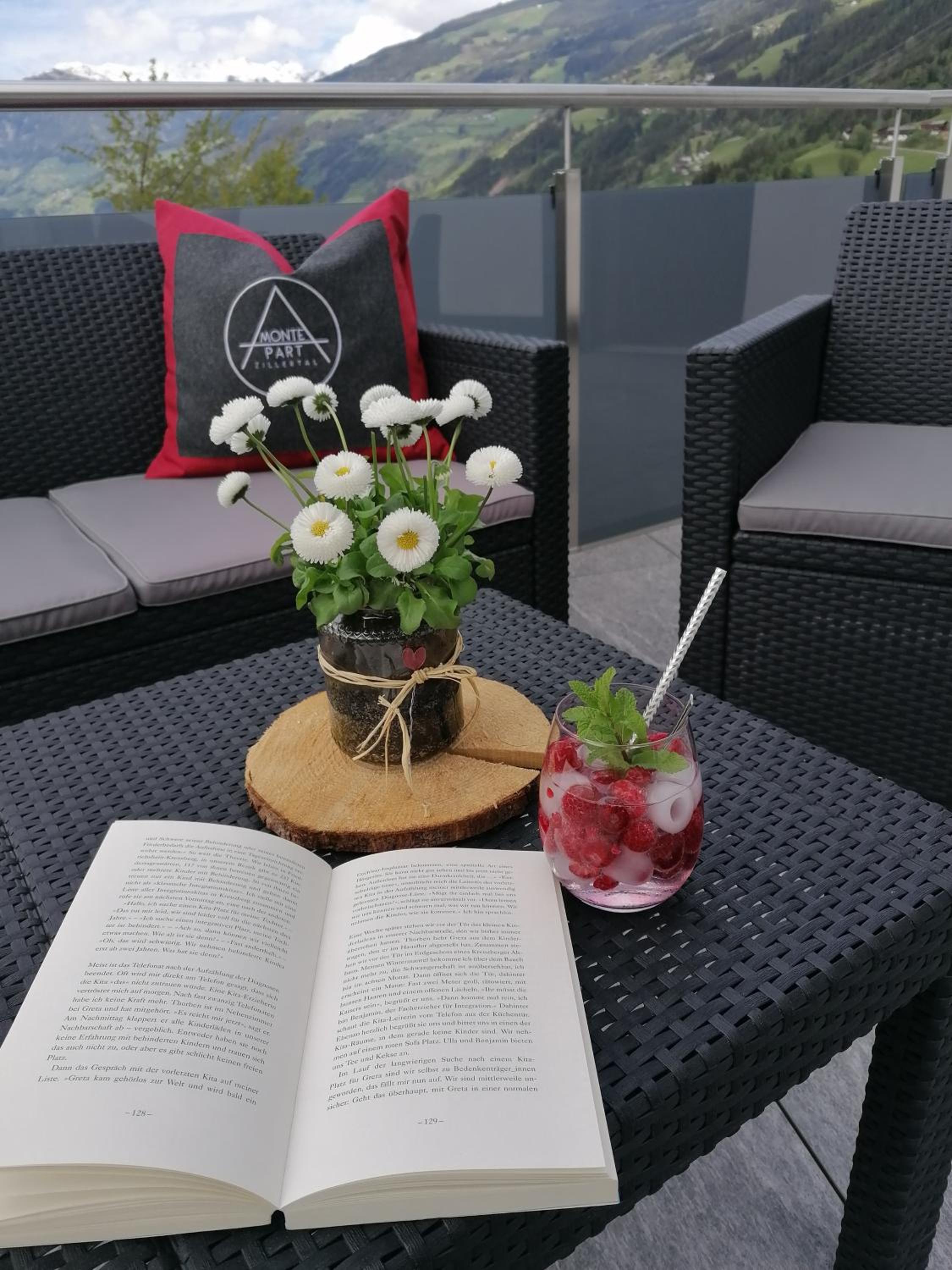 Apartment with Terrace - Photo 28