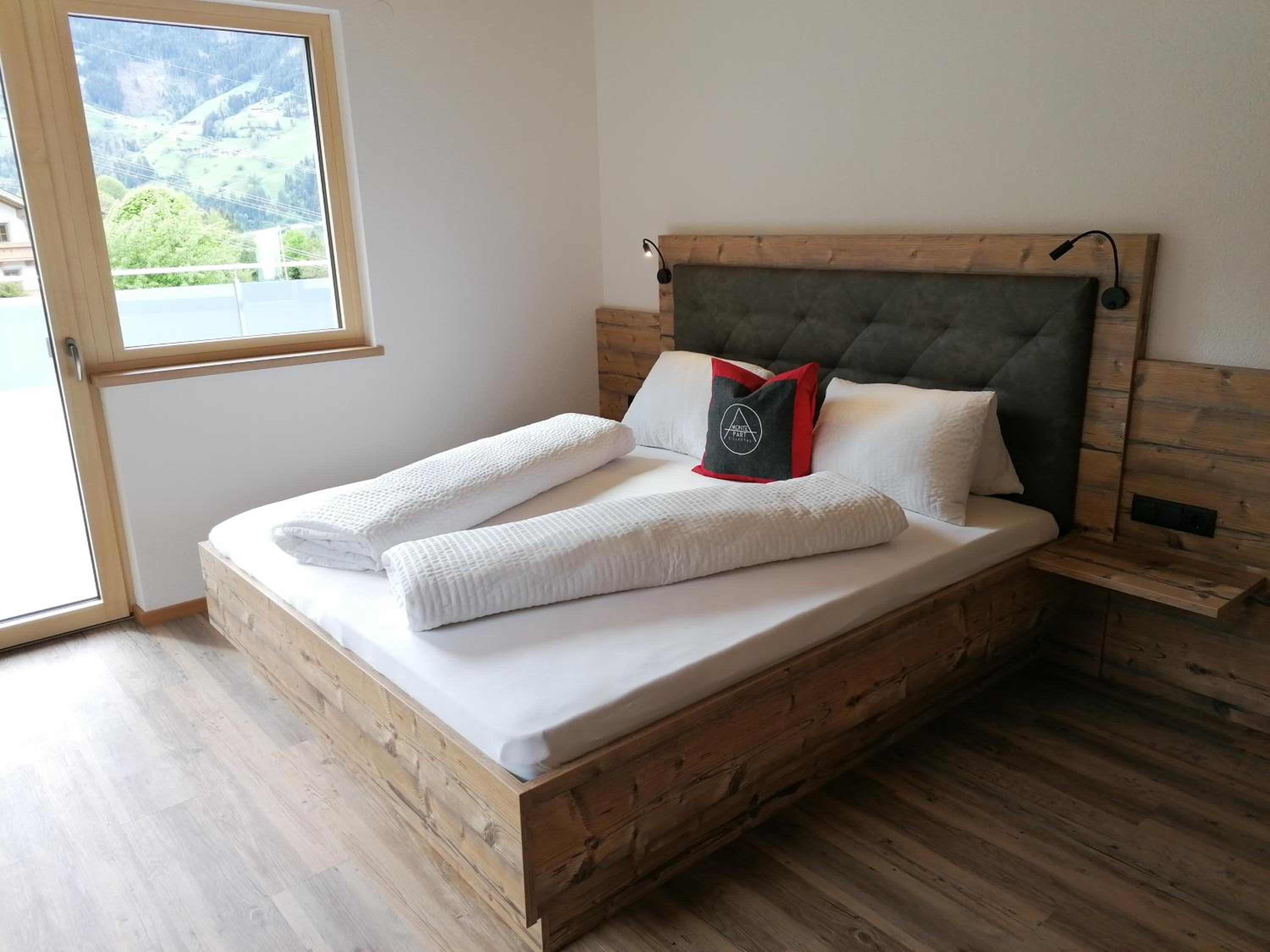 Apartment with Terrace - Photo 26