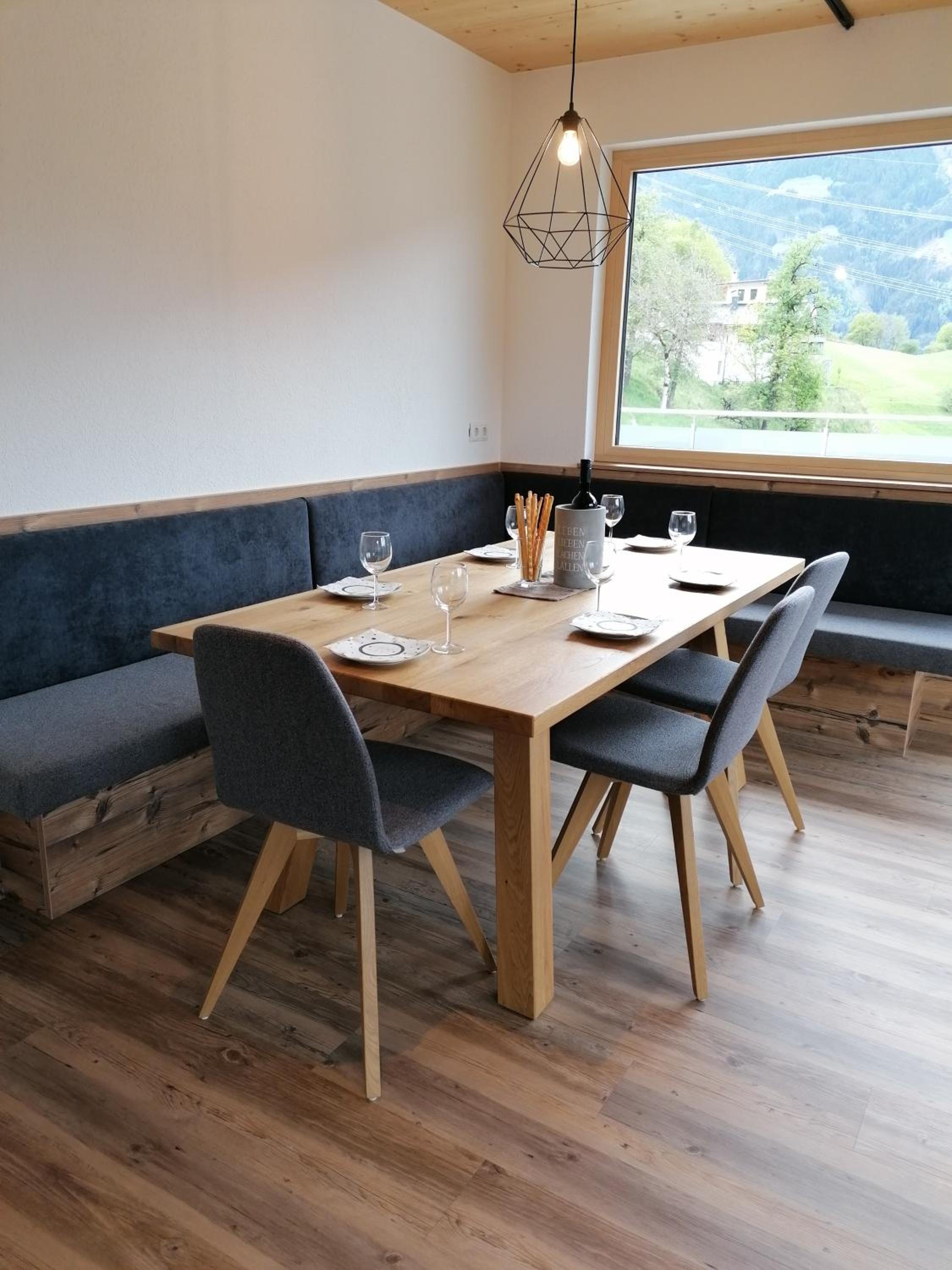 Apartment with Terrace - Photo 10