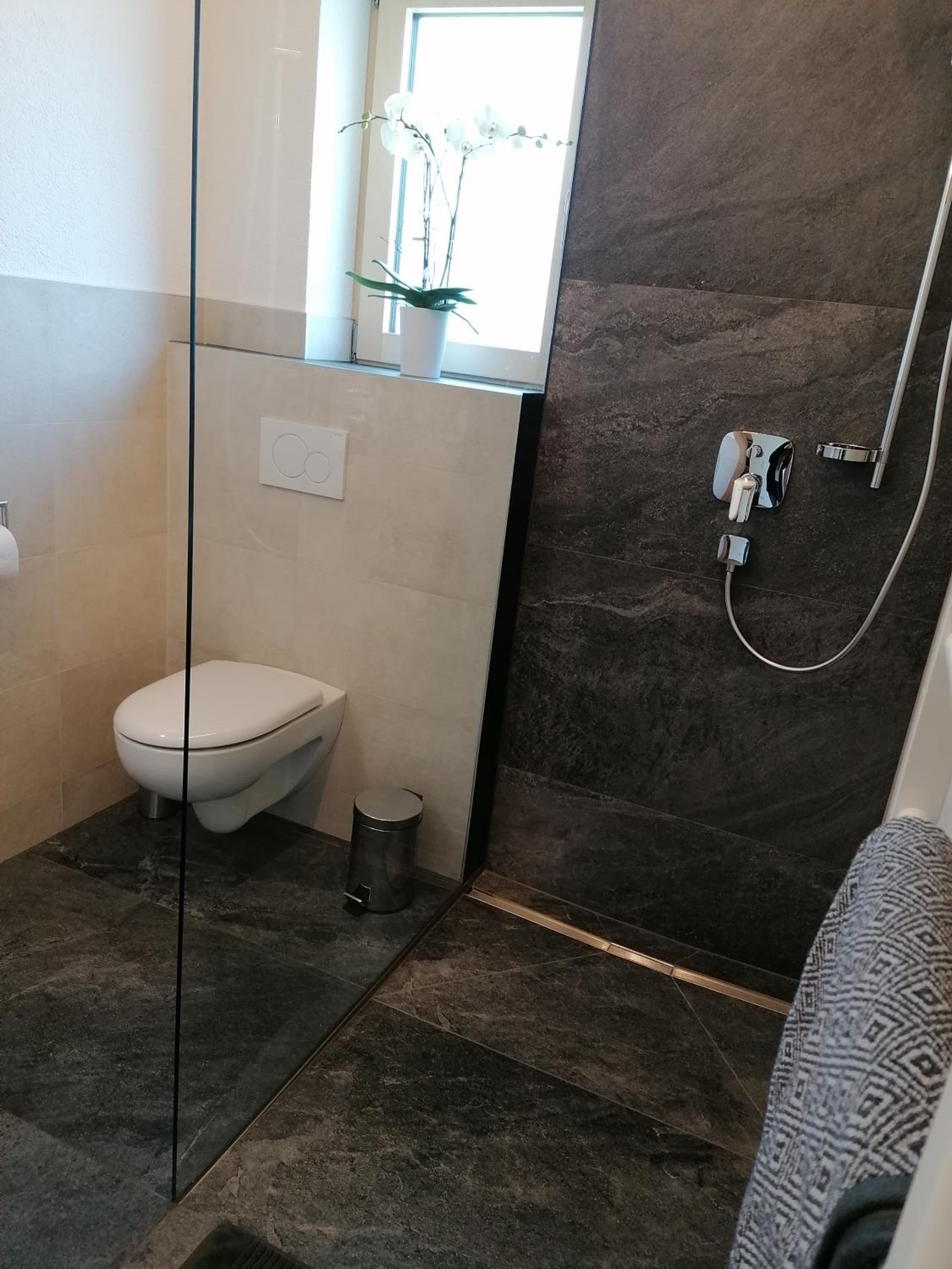 Double Room with Private Bathroom - Photo 11