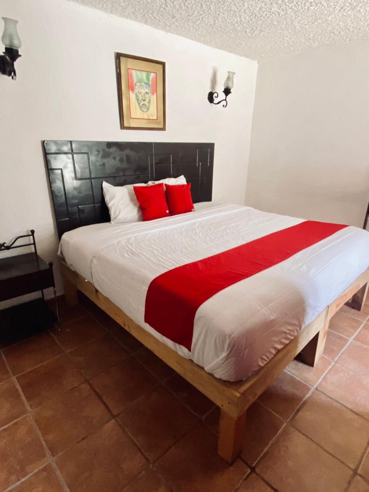 Budget Double Room - Photo 3