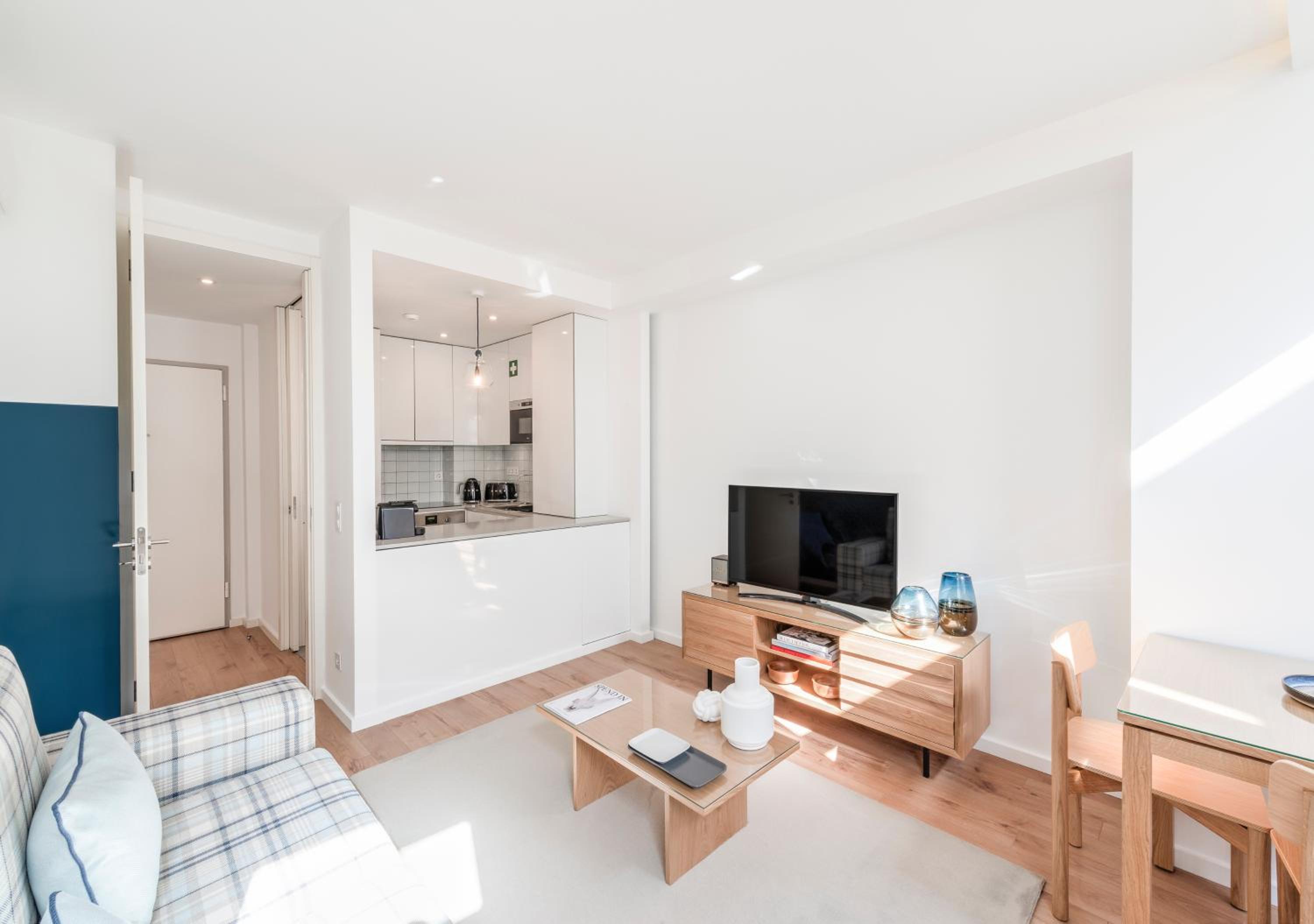 Premium One-Bedroom Apartment - Photo 10