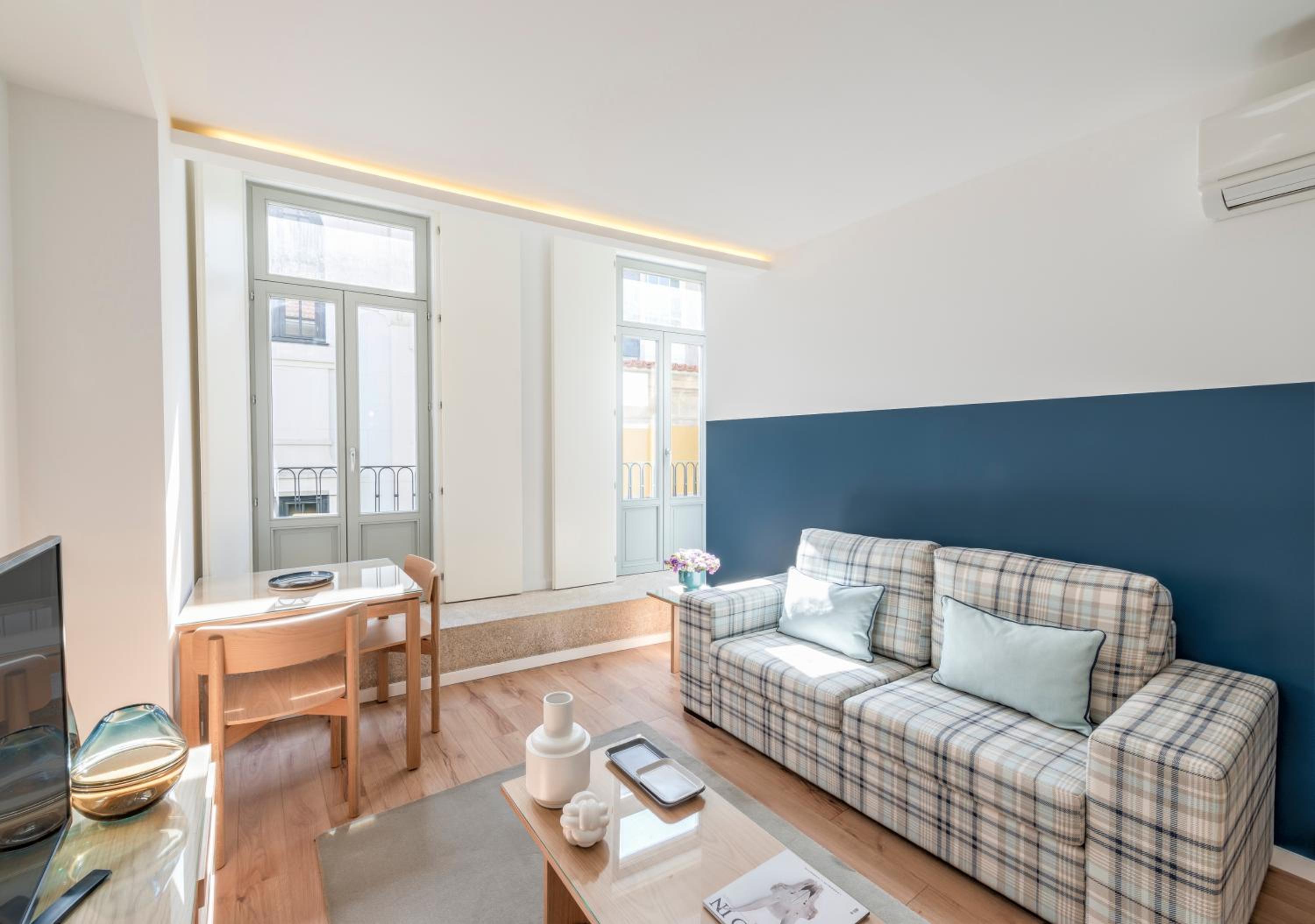 Premium One-Bedroom Apartment - Photo 3
