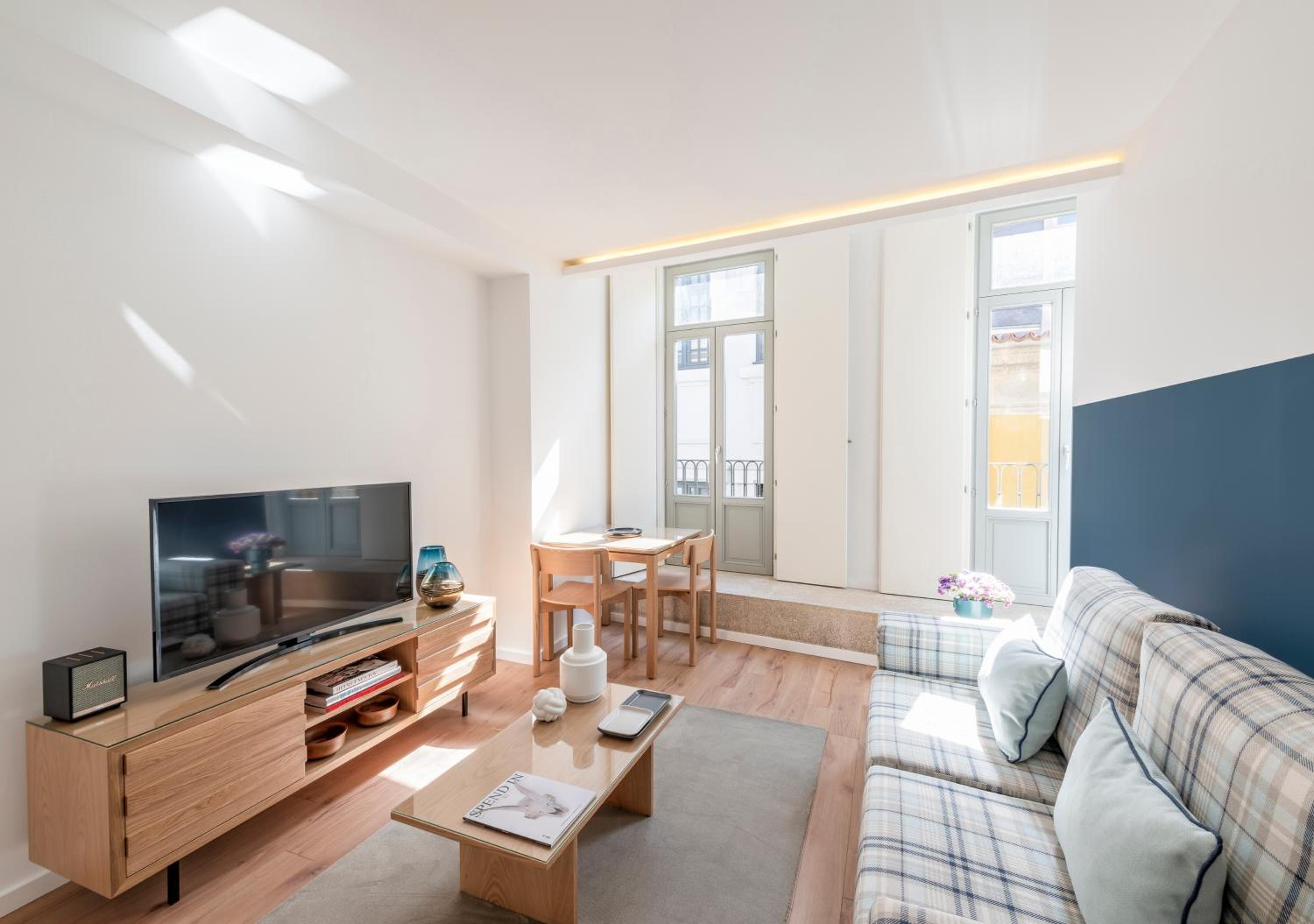 Premium One-Bedroom Apartment - Photo 1
