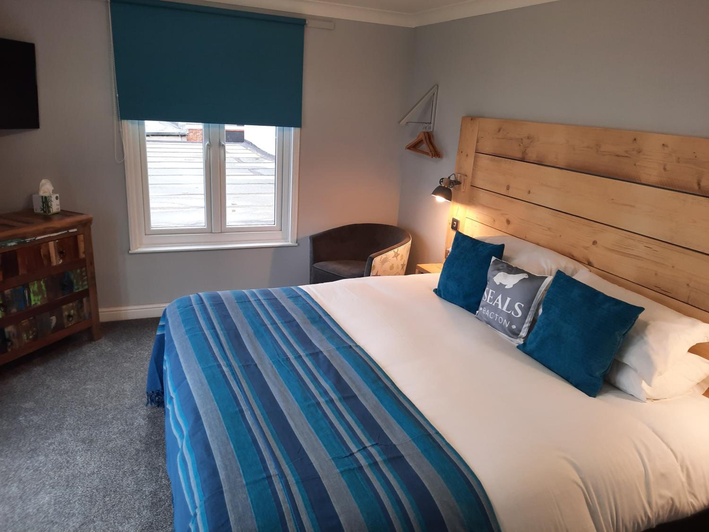 Superior King Room - Photo 4