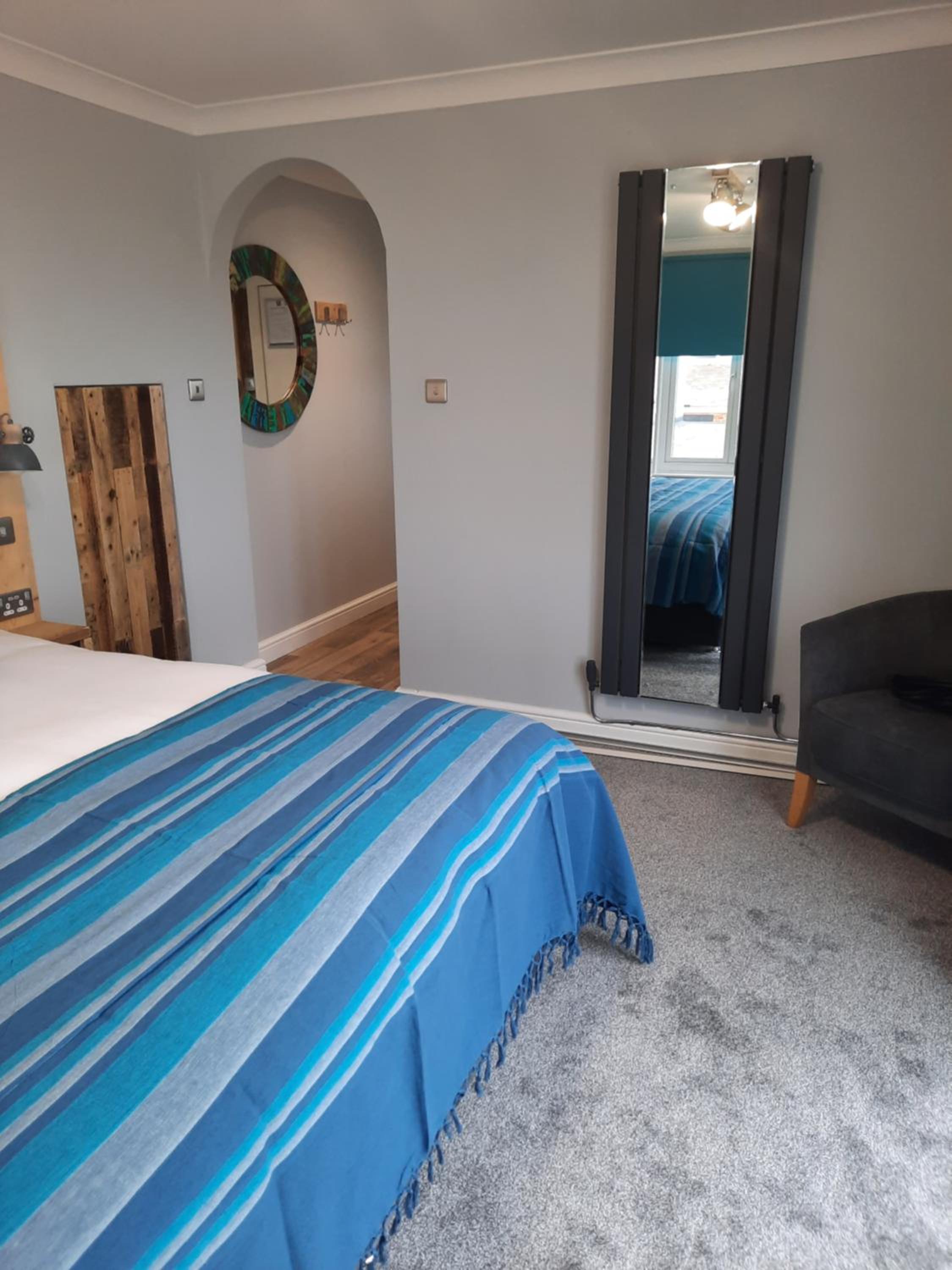 Superior King Room - Photo 5