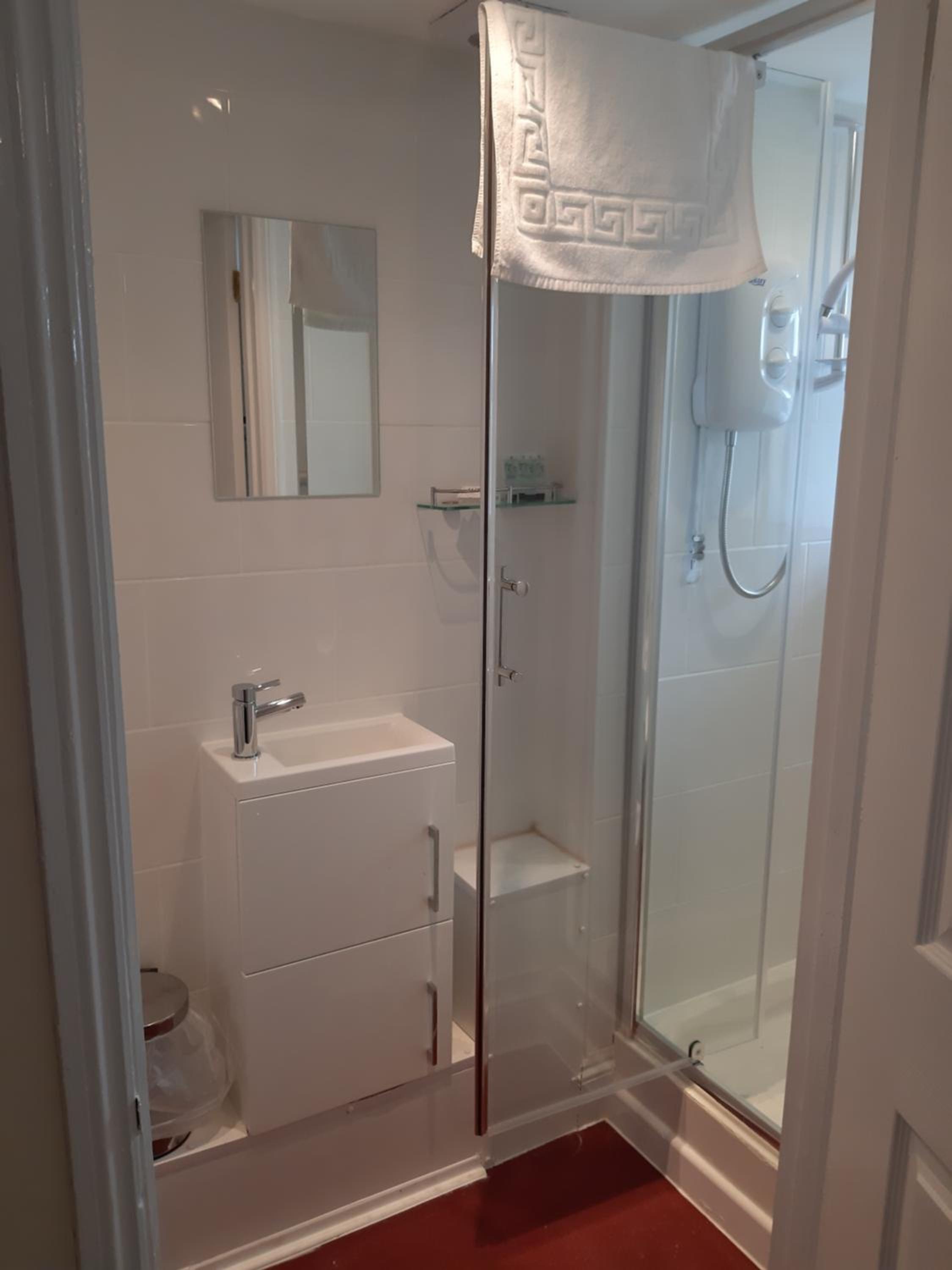 Double or Twin Room - Photo 3